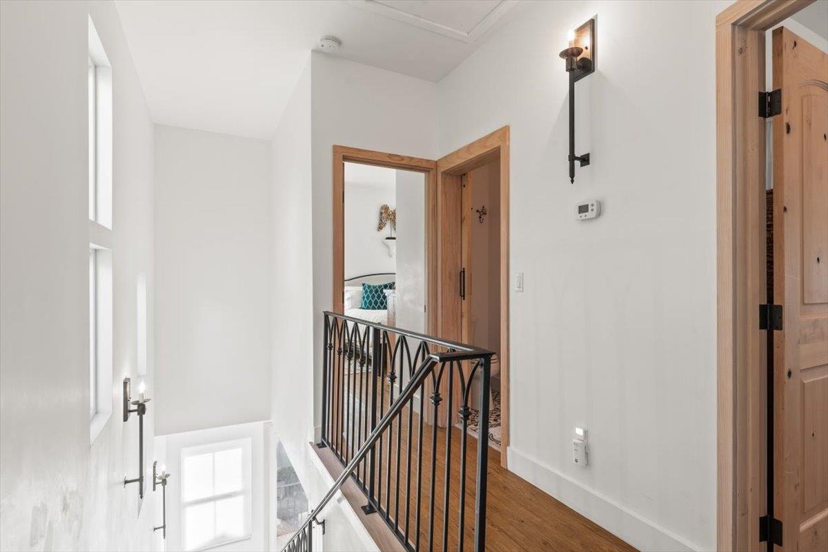 Image 20 of 41 For 91 Oneida St