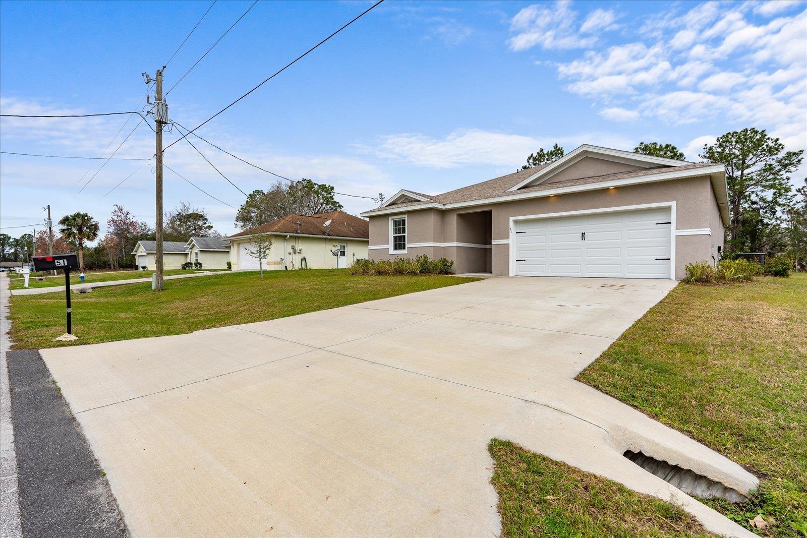 Image 2 of 30 For 51 Royal Oak Dr