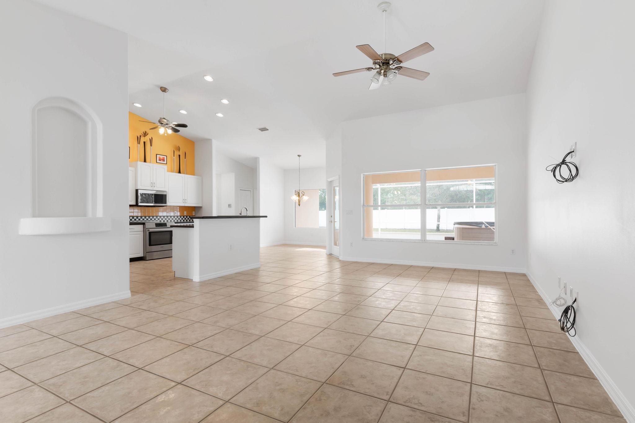 Image 11 of 53 For 11 Firethorn Ln