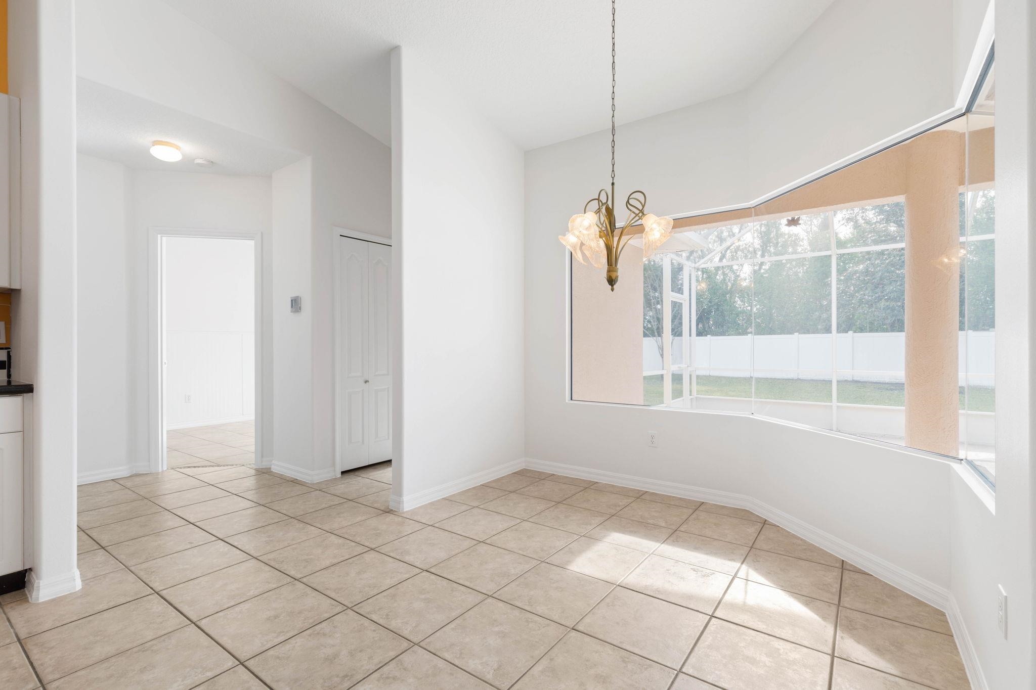Image 21 of 53 For 11 Firethorn Ln