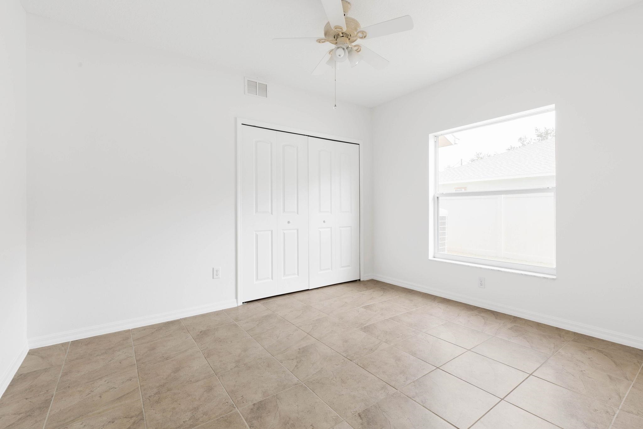 Image 33 of 53 For 11 Firethorn Ln