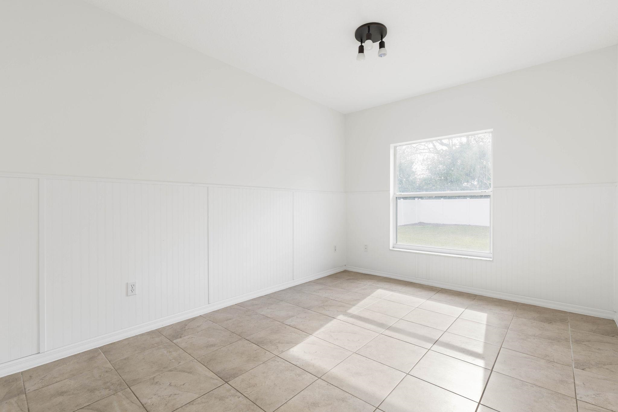 Image 36 of 53 For 11 Firethorn Ln
