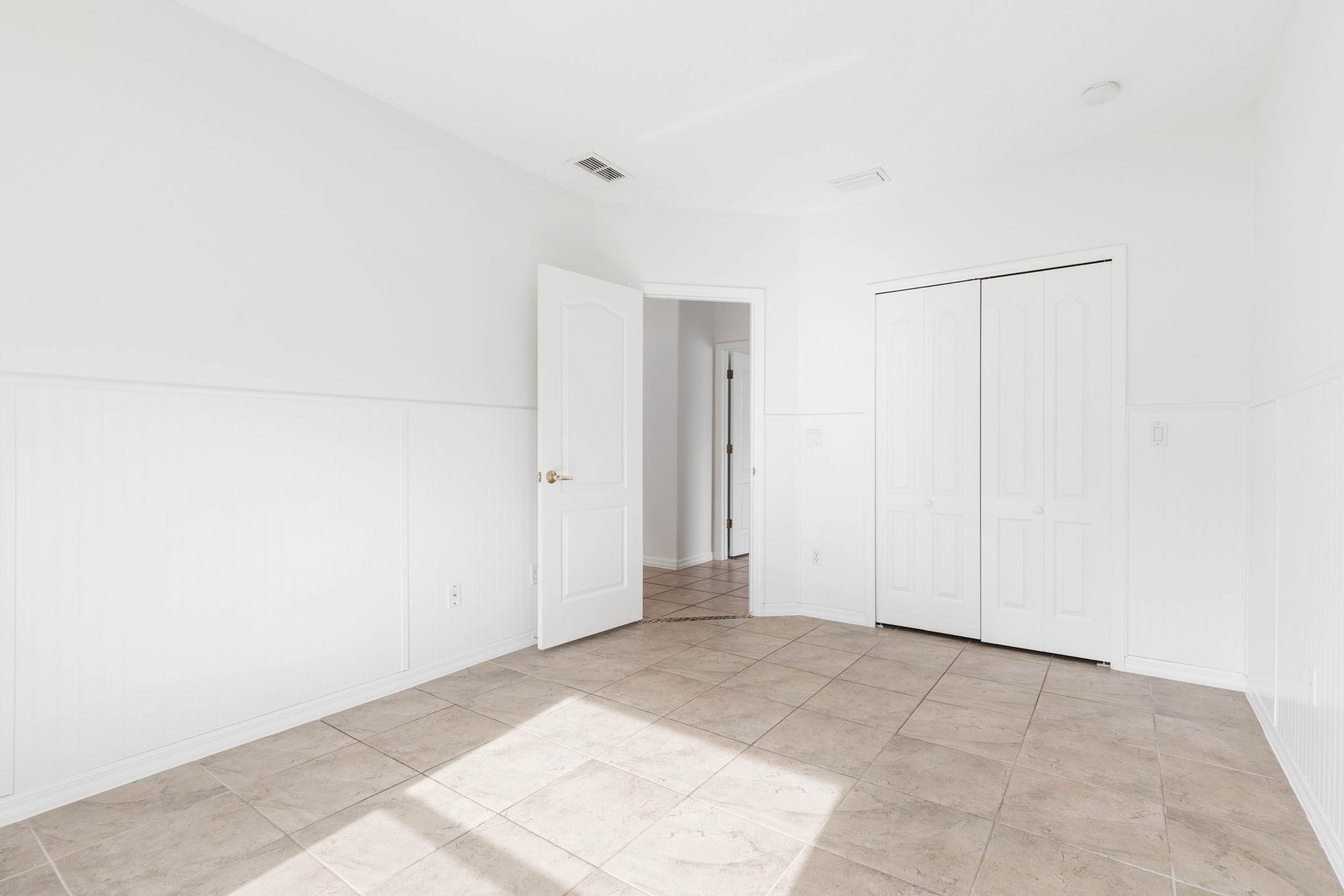 Image 37 of 53 For 11 Firethorn Ln