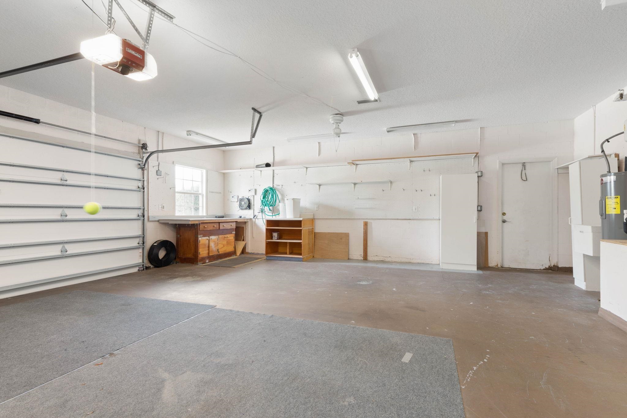 Image 41 of 53 For 11 Firethorn Ln