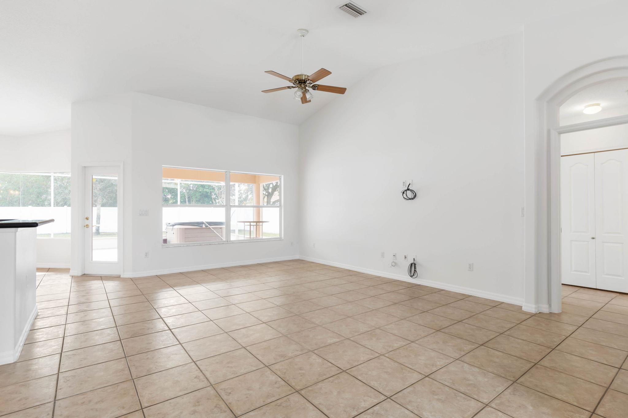 Image 8 of 53 For 11 Firethorn Ln