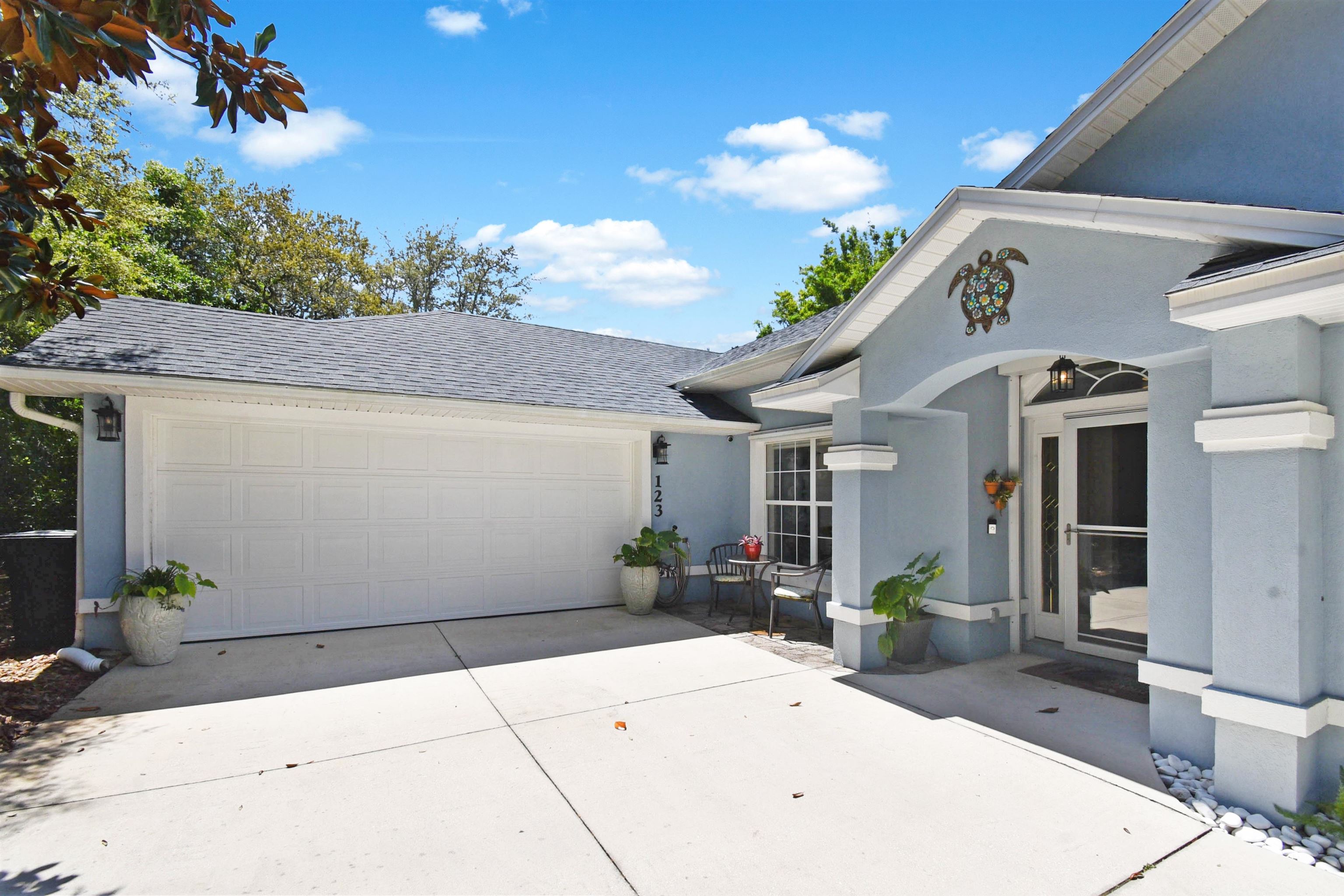 Image 2 of 60 For 123 Whispering Oaks Cir