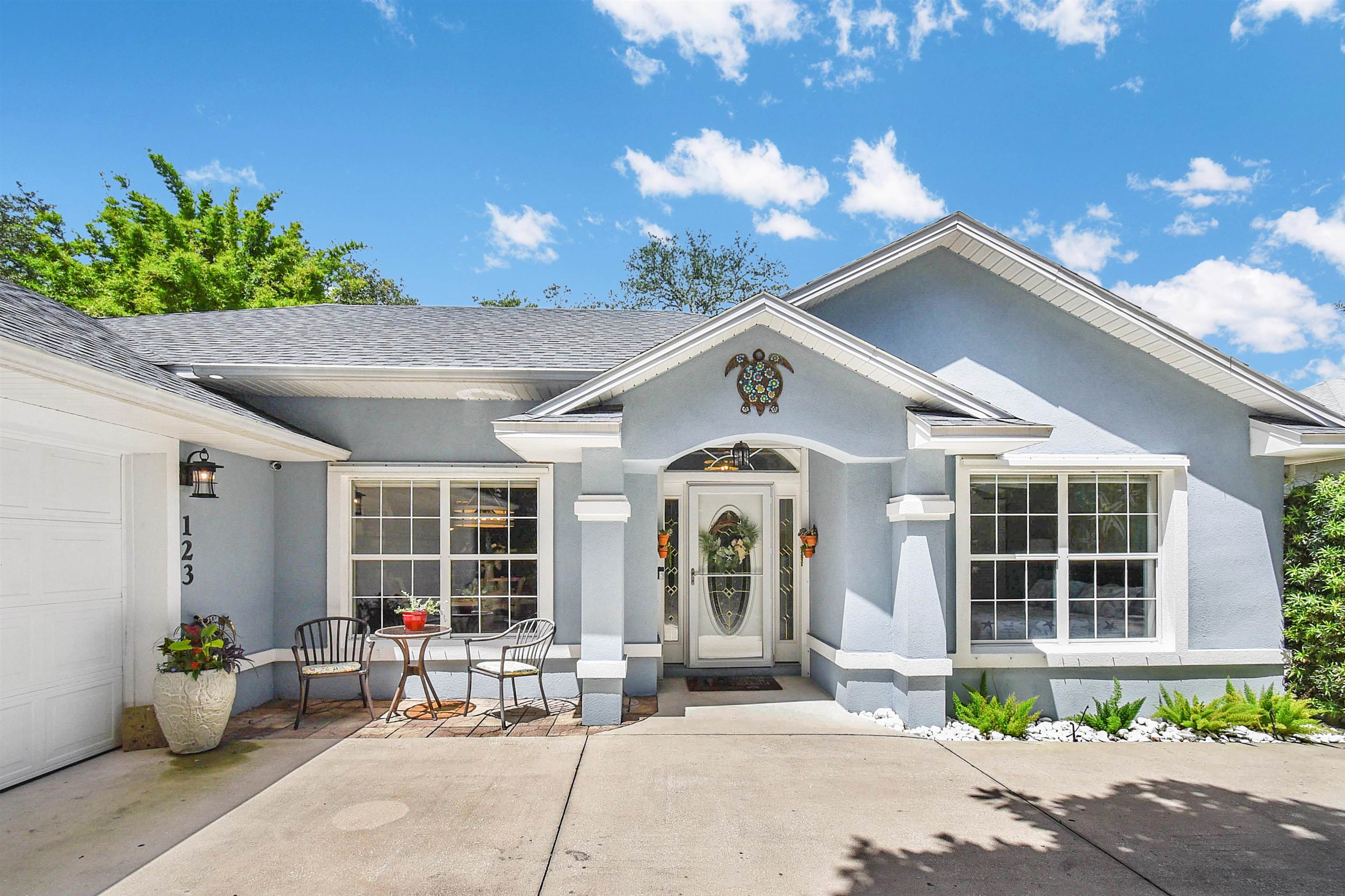 Image 3 of 60 For 123 Whispering Oaks Cir