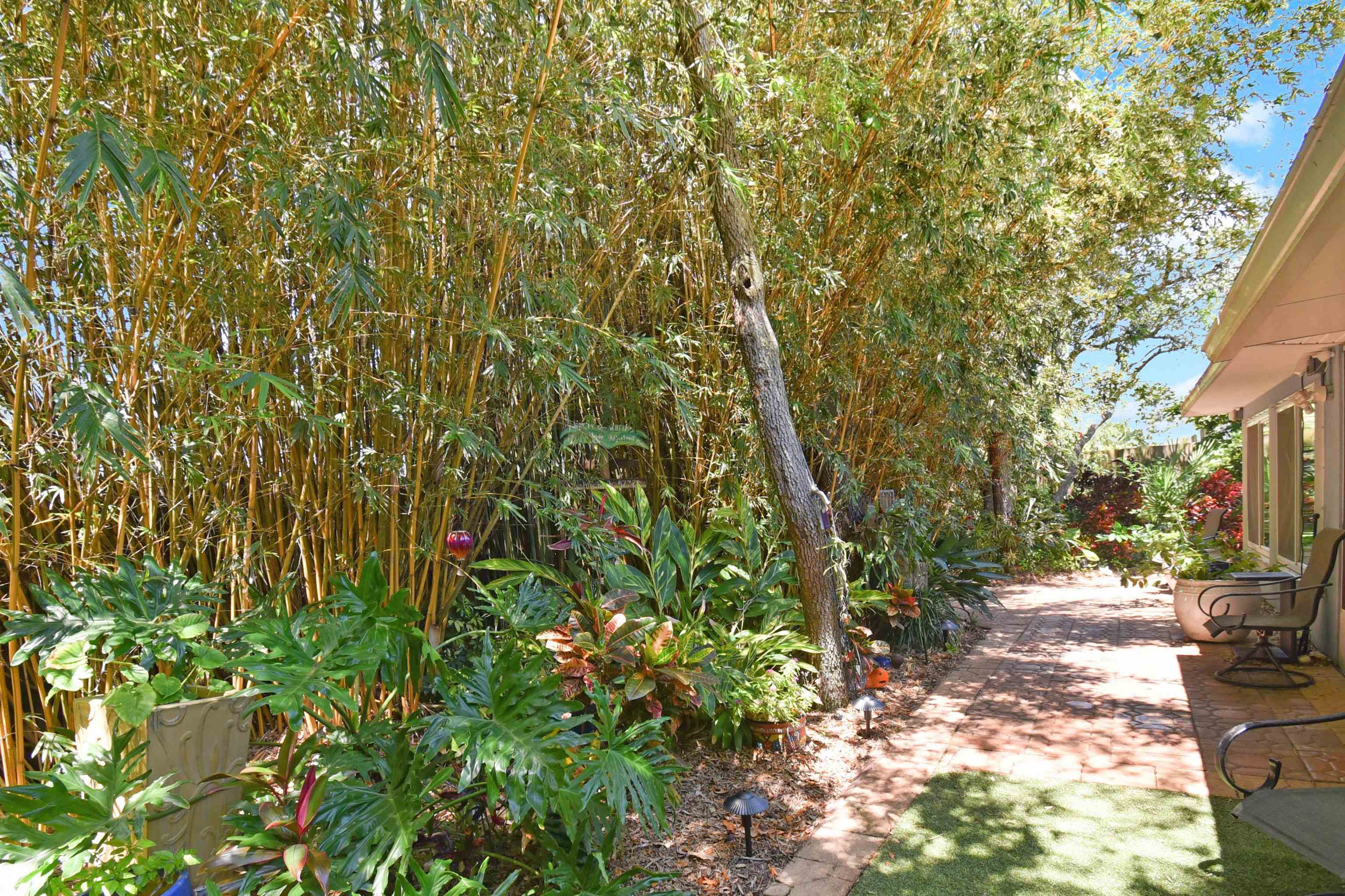 Image 44 of 60 For 123 Whispering Oaks Cir