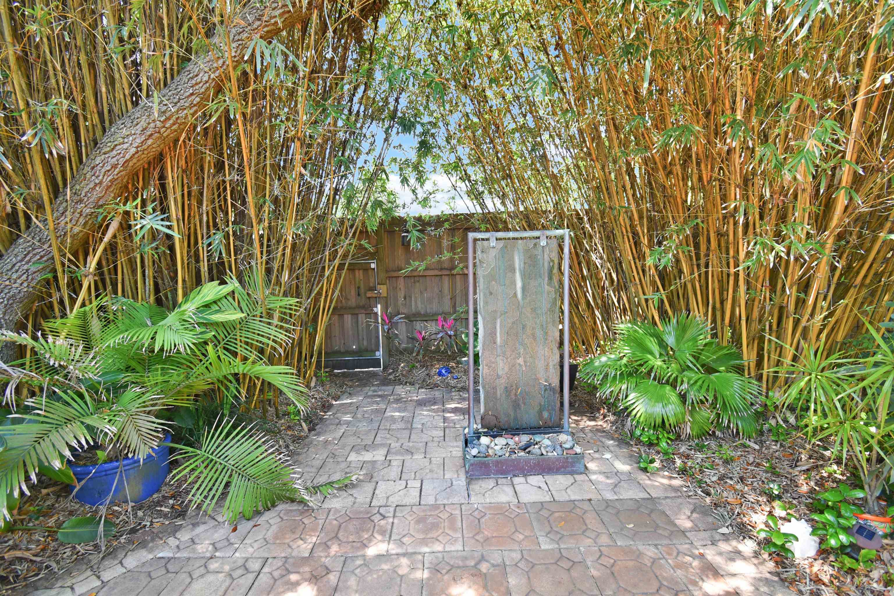 Image 45 of 60 For 123 Whispering Oaks Cir