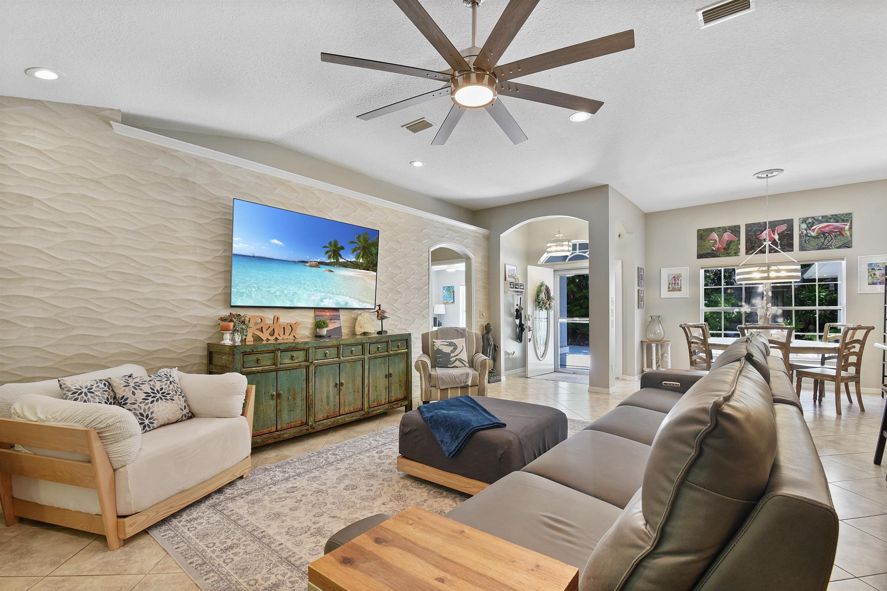 Image 6 of 60 For 123 Whispering Oaks Cir