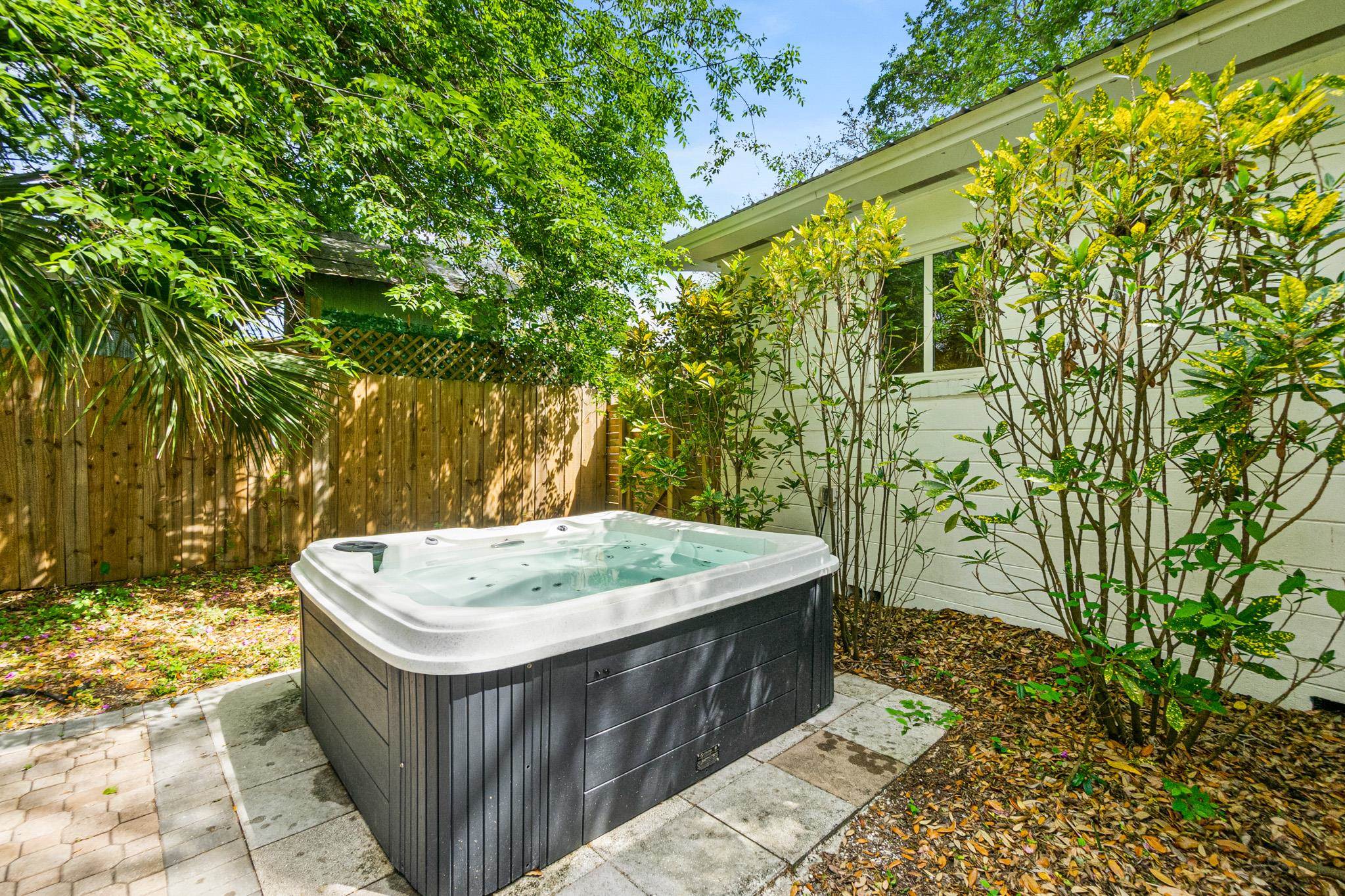 Image 37 of 69 For 11 Madeira Dr