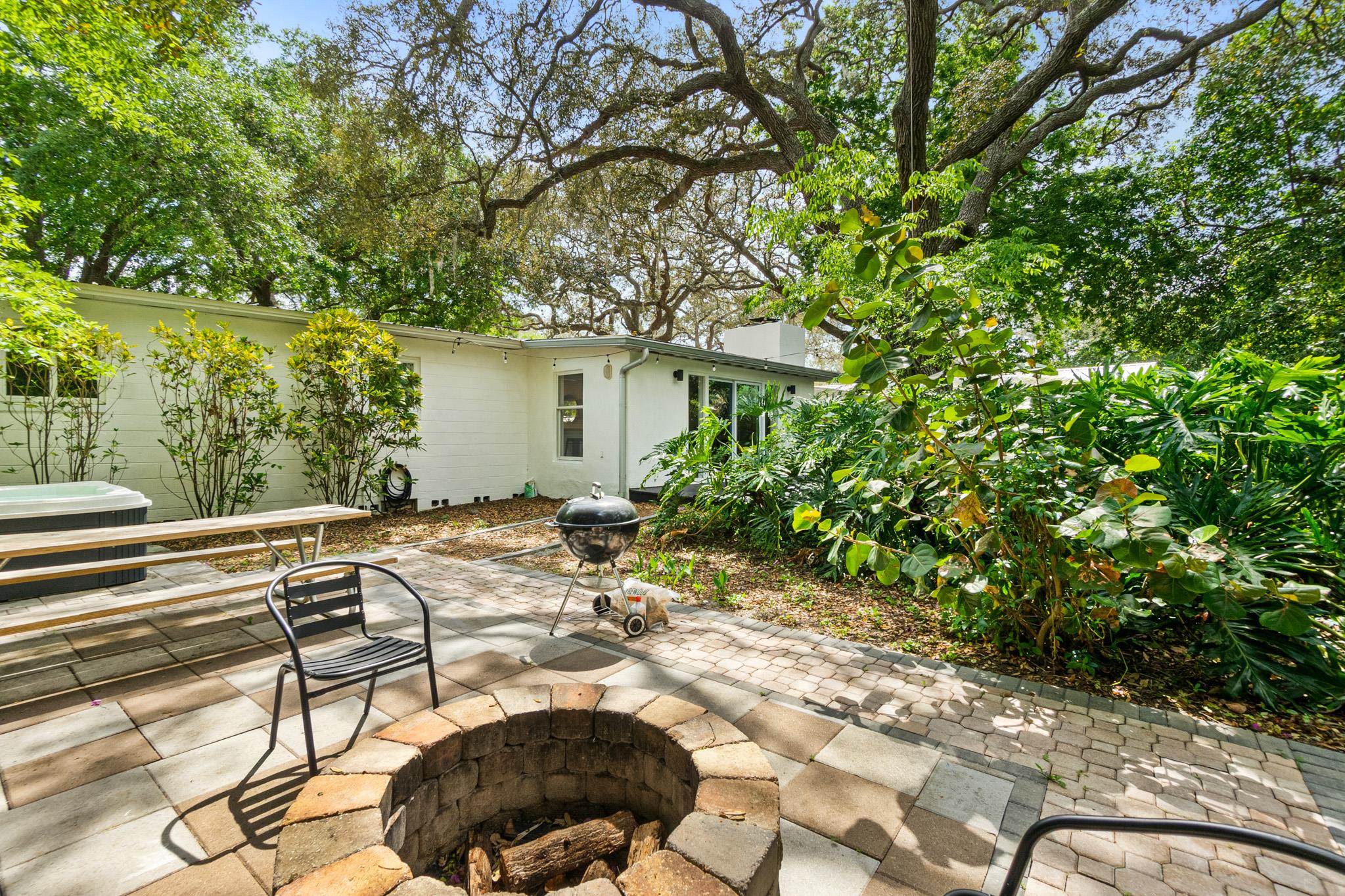 Image 39 of 69 For 11 Madeira Dr