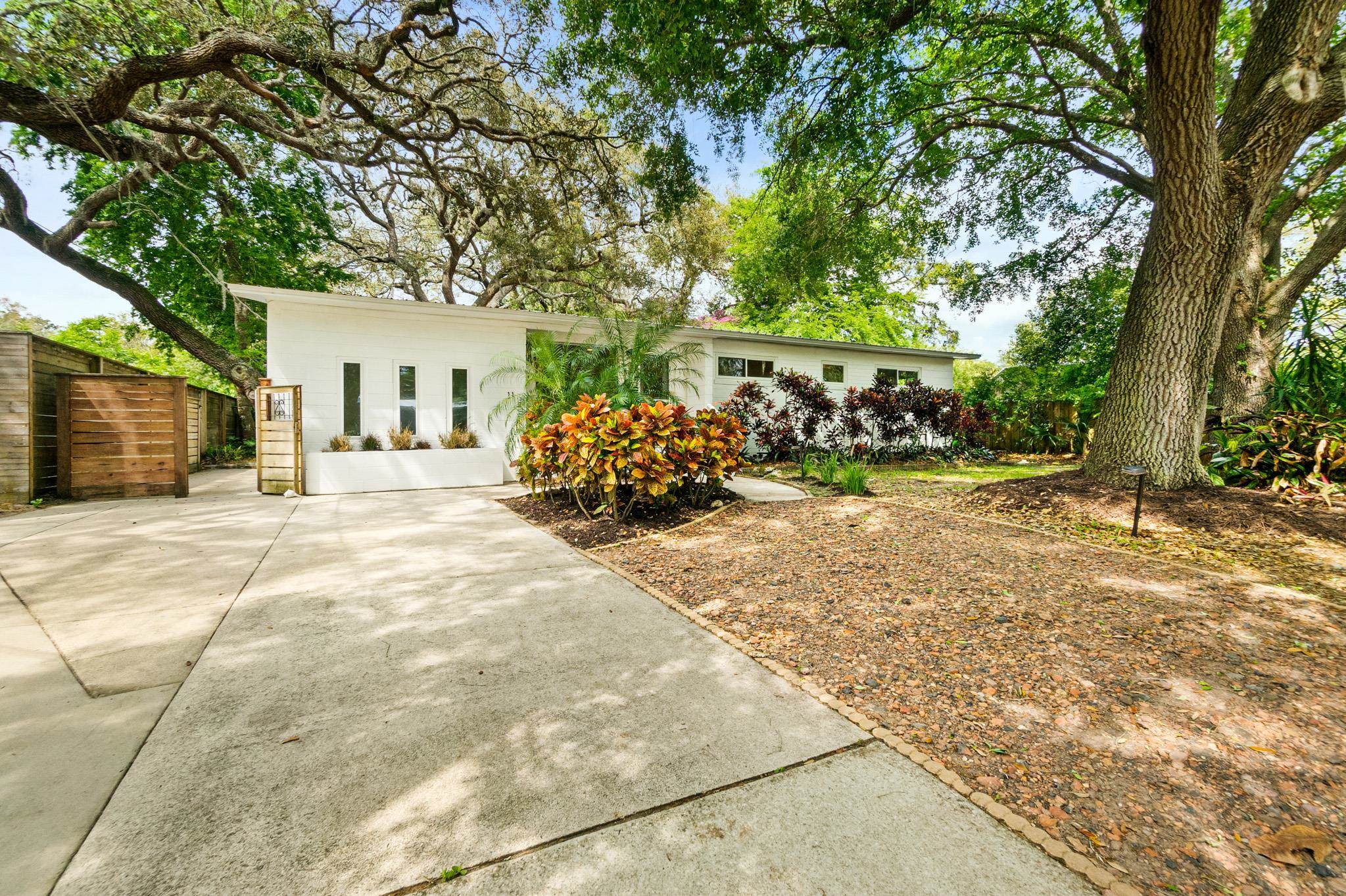 Image 58 of 69 For 11 Madeira Dr