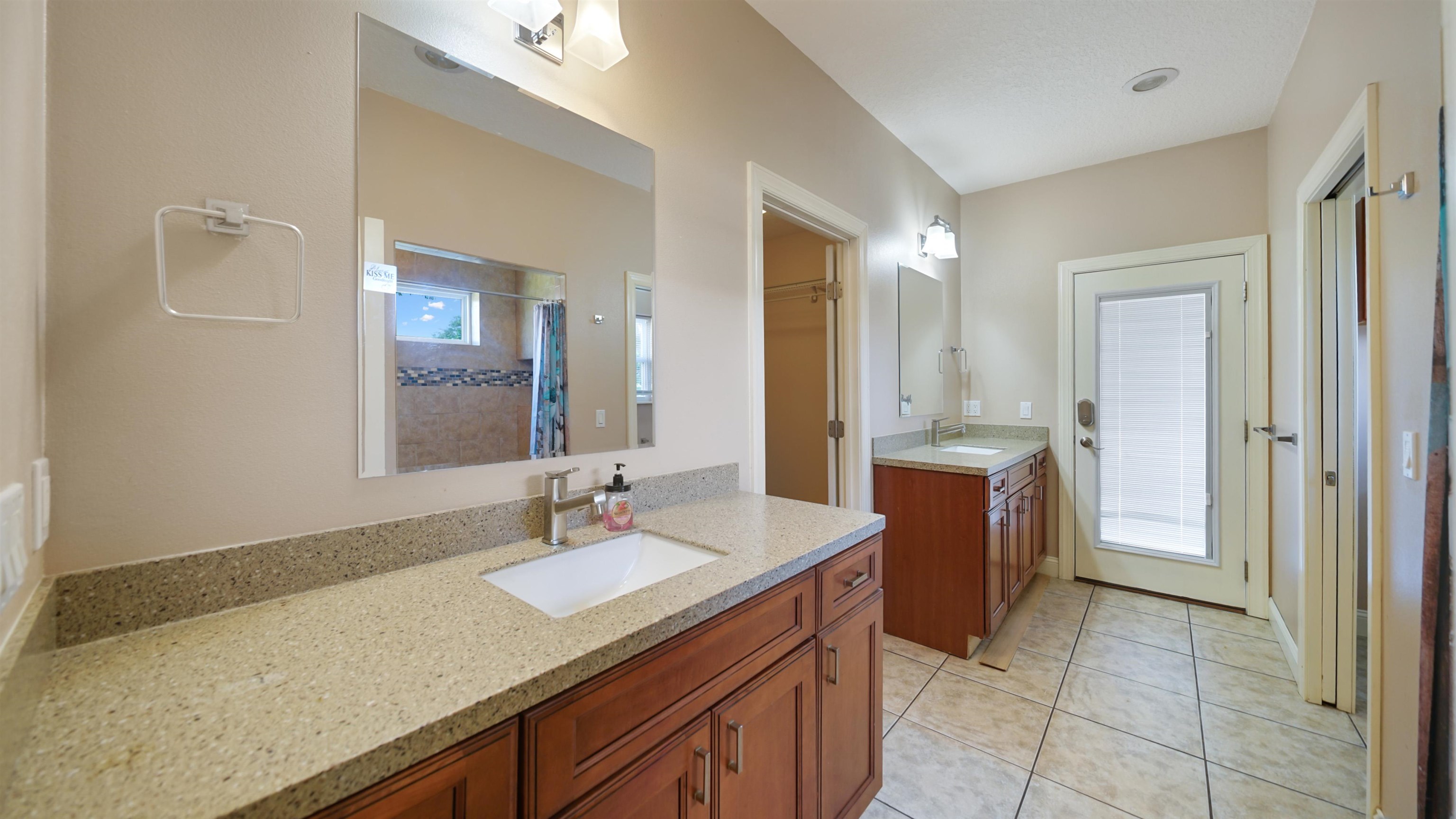Image 16 of 52 For 2129 Diana Dr