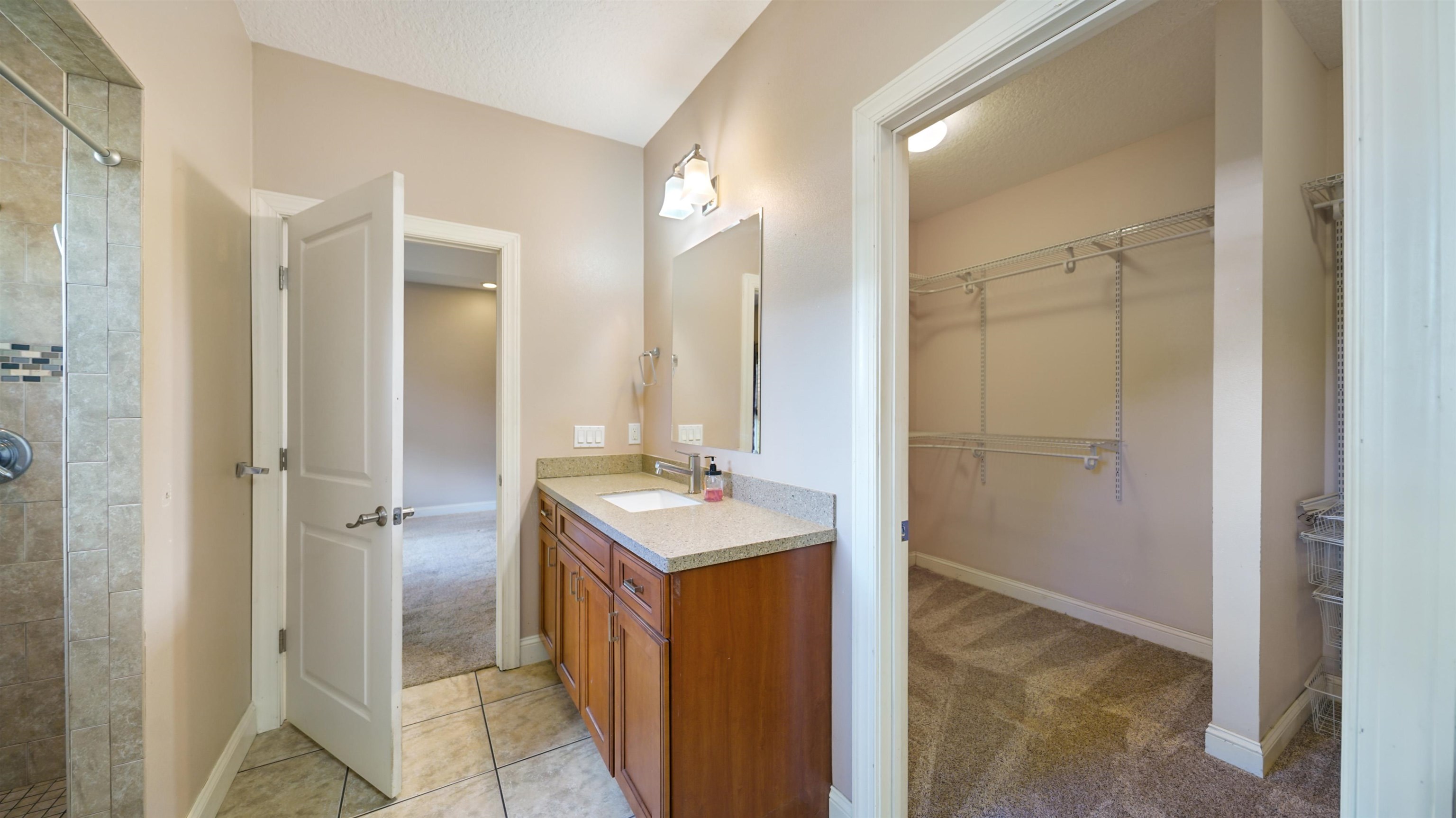 Image 18 of 52 For 2129 Diana Dr