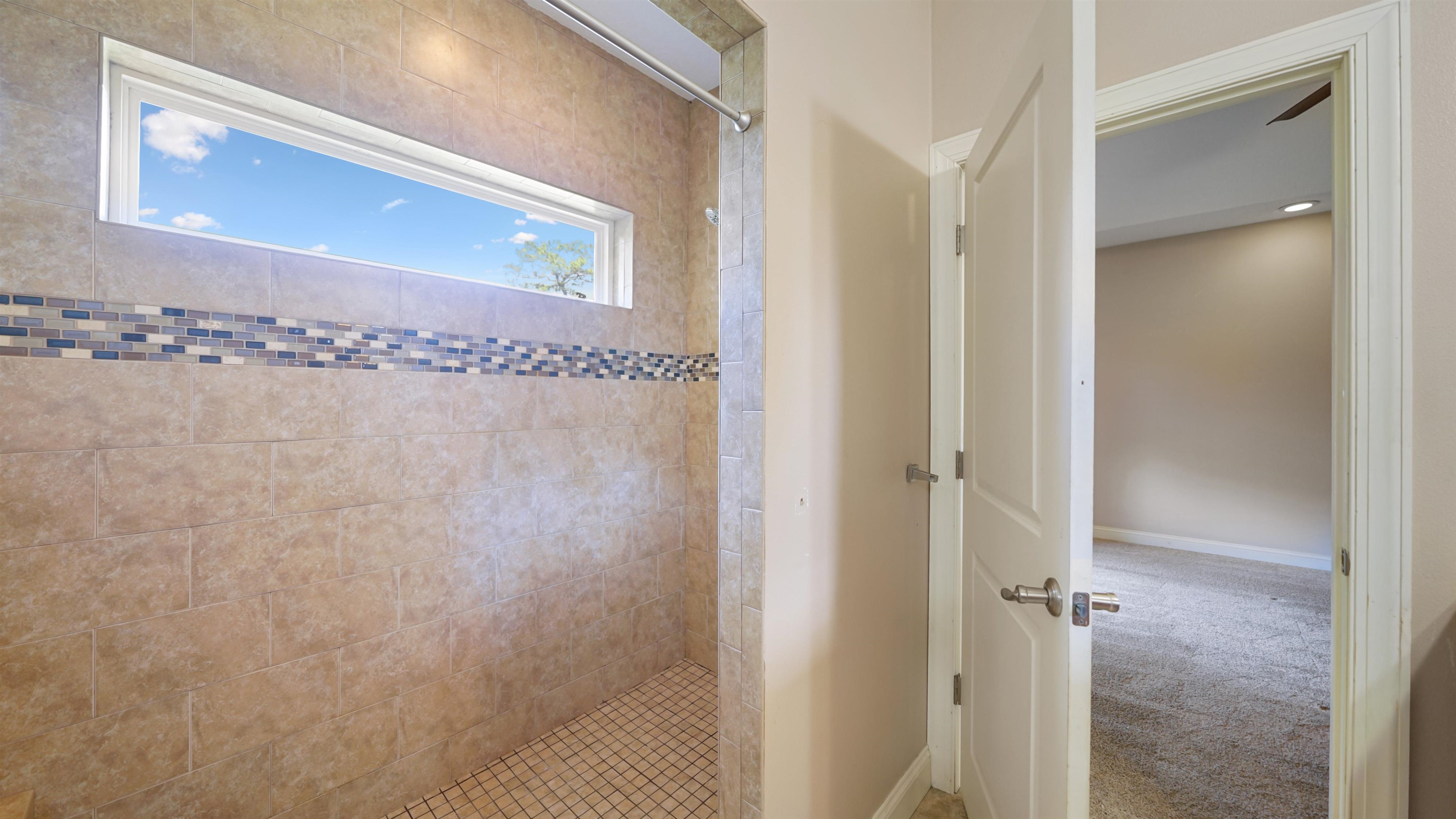Image 19 of 52 For 2129 Diana Dr