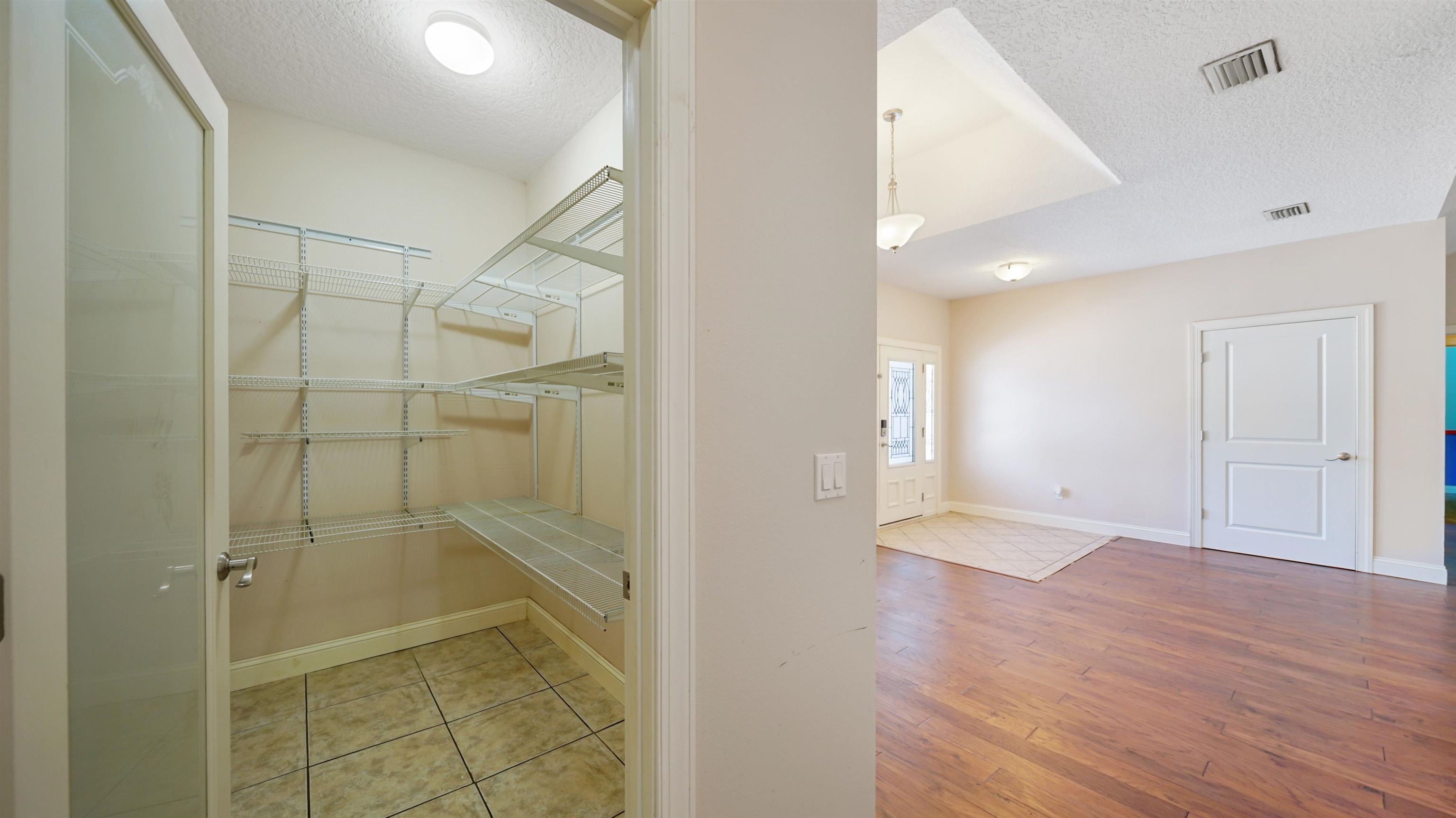 Image 28 of 52 For 2129 Diana Dr