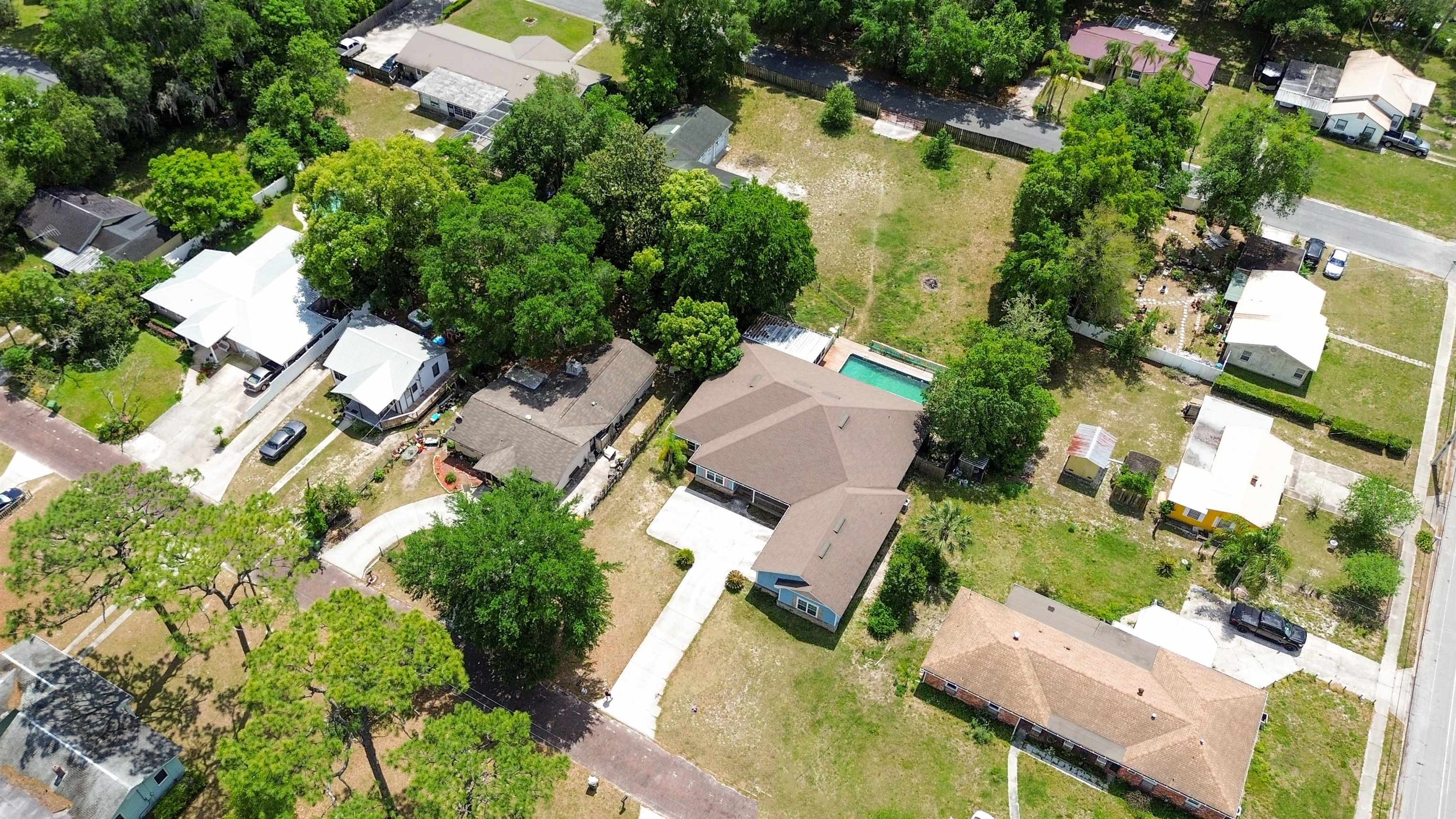 Image 3 of 52 For 2129 Diana Dr