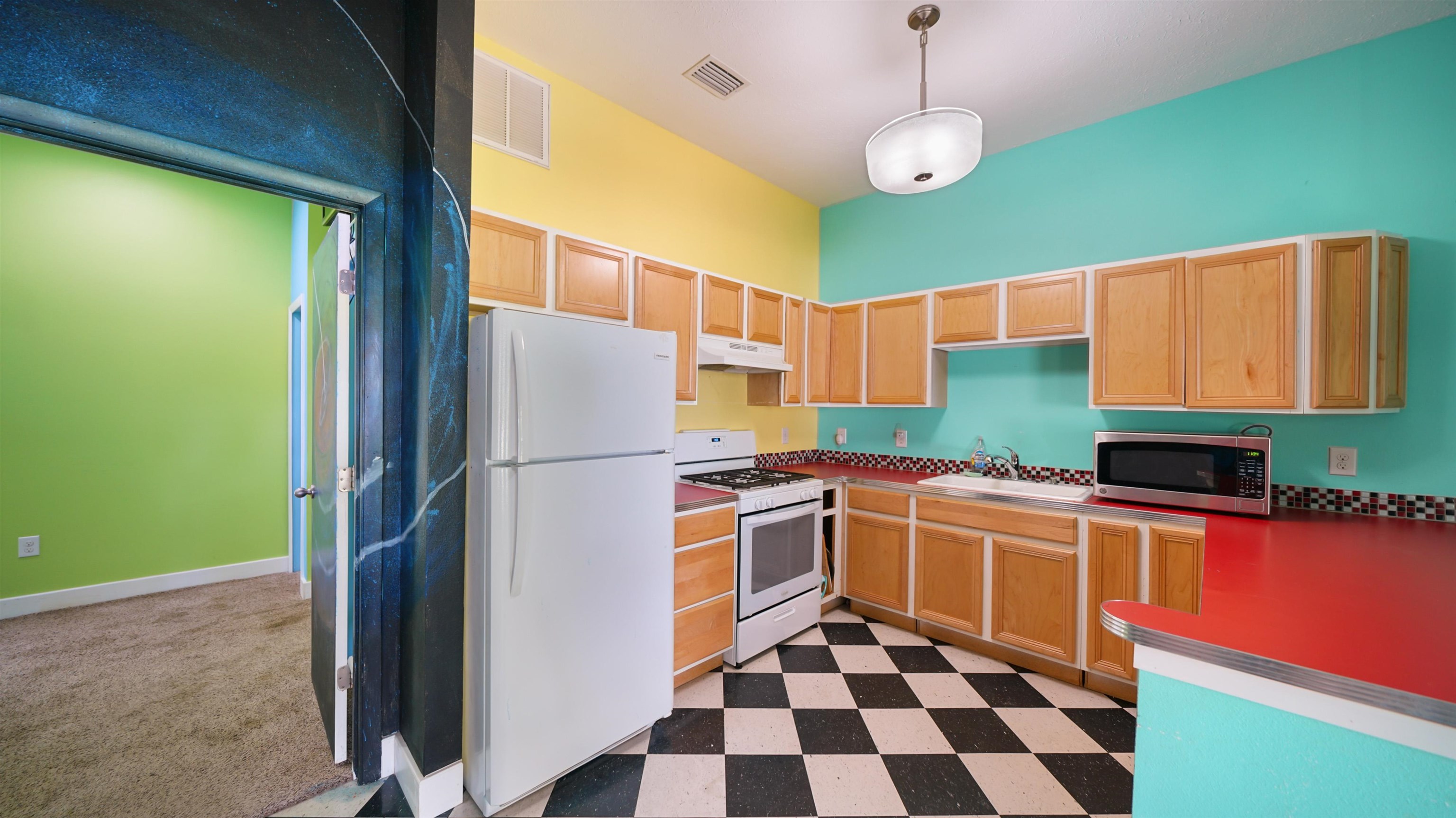 Image 38 of 52 For 2129 Diana Dr