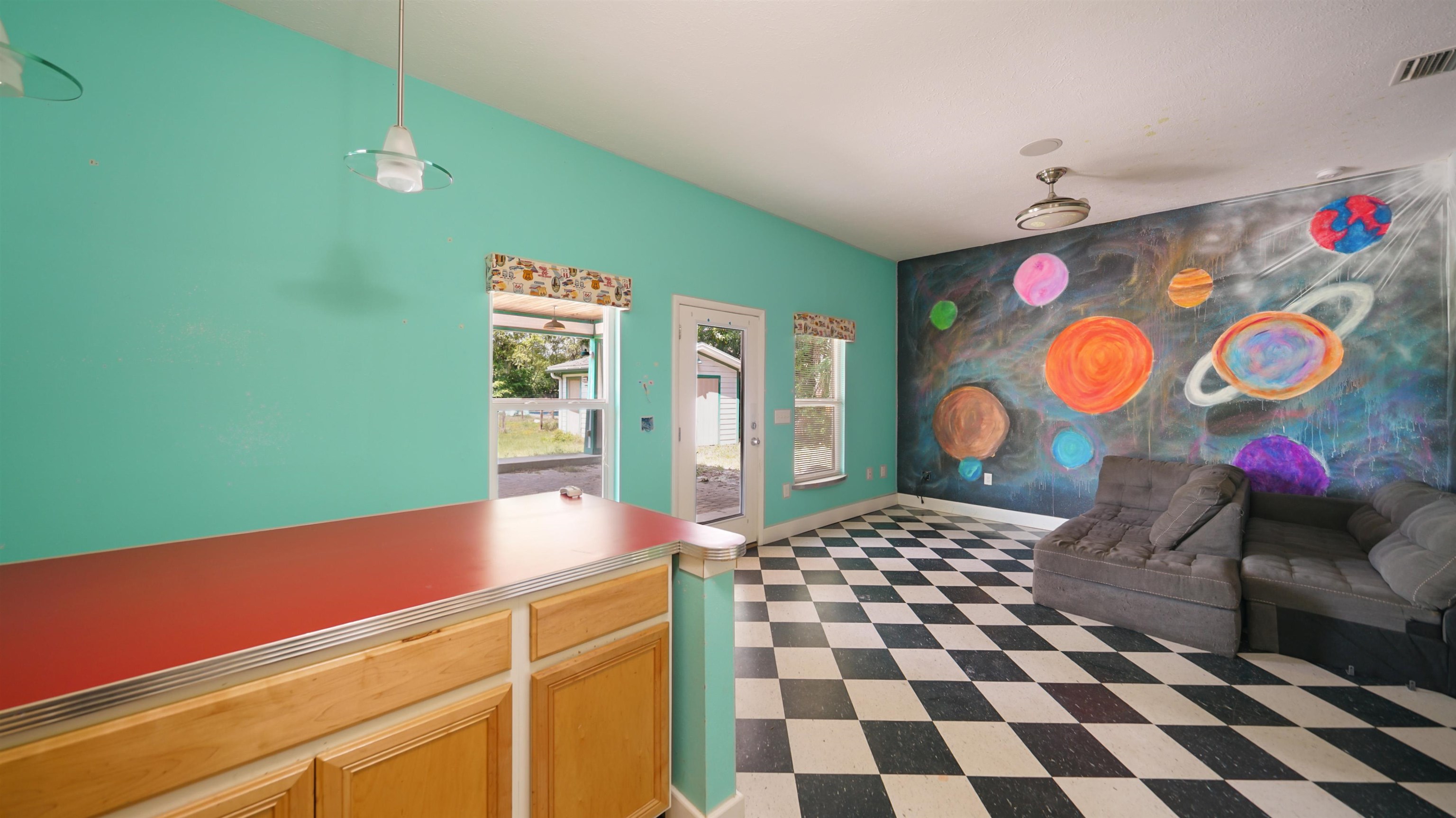 Image 39 of 52 For 2129 Diana Dr