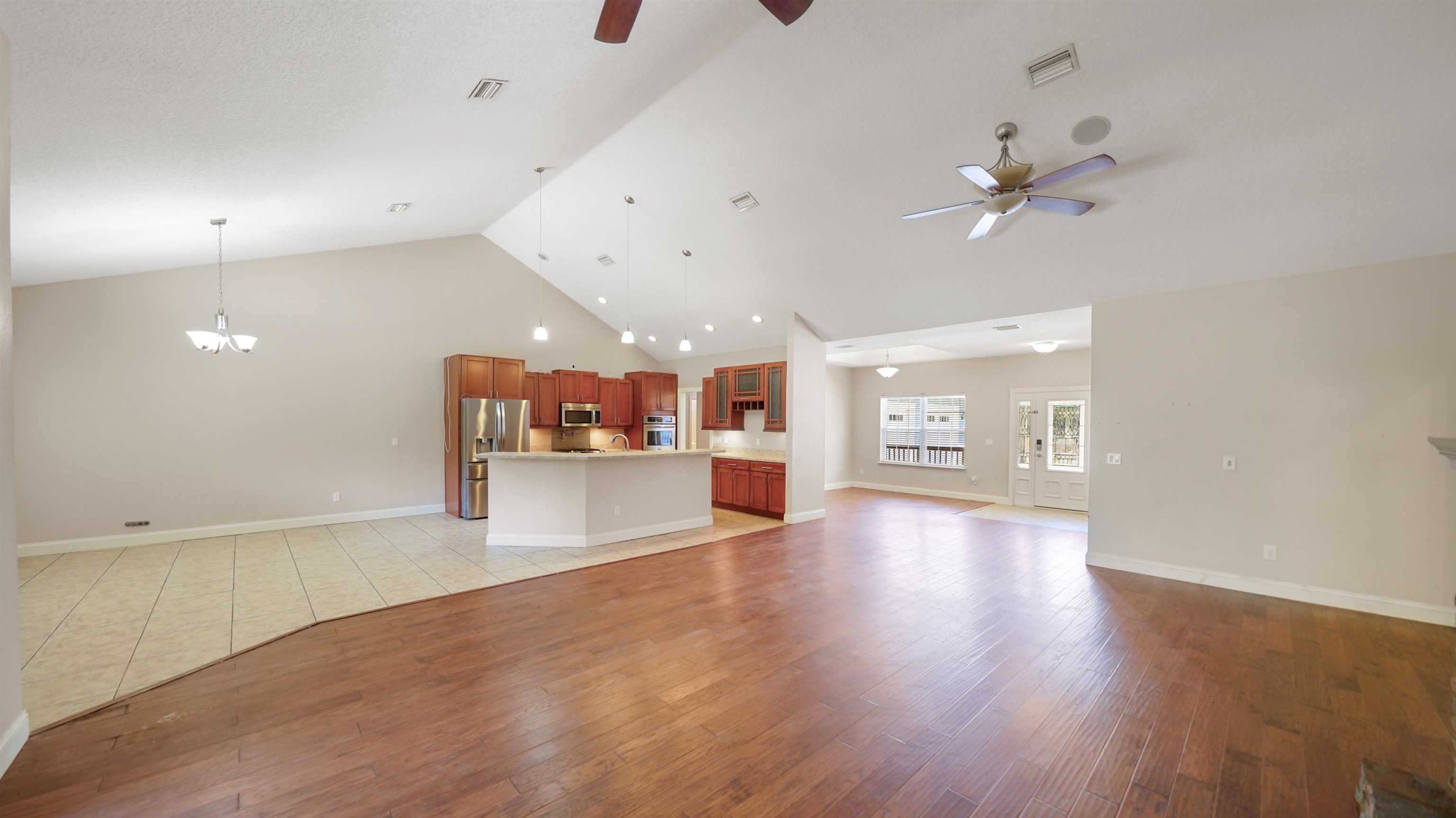 Image 8 of 52 For 2129 Diana Dr