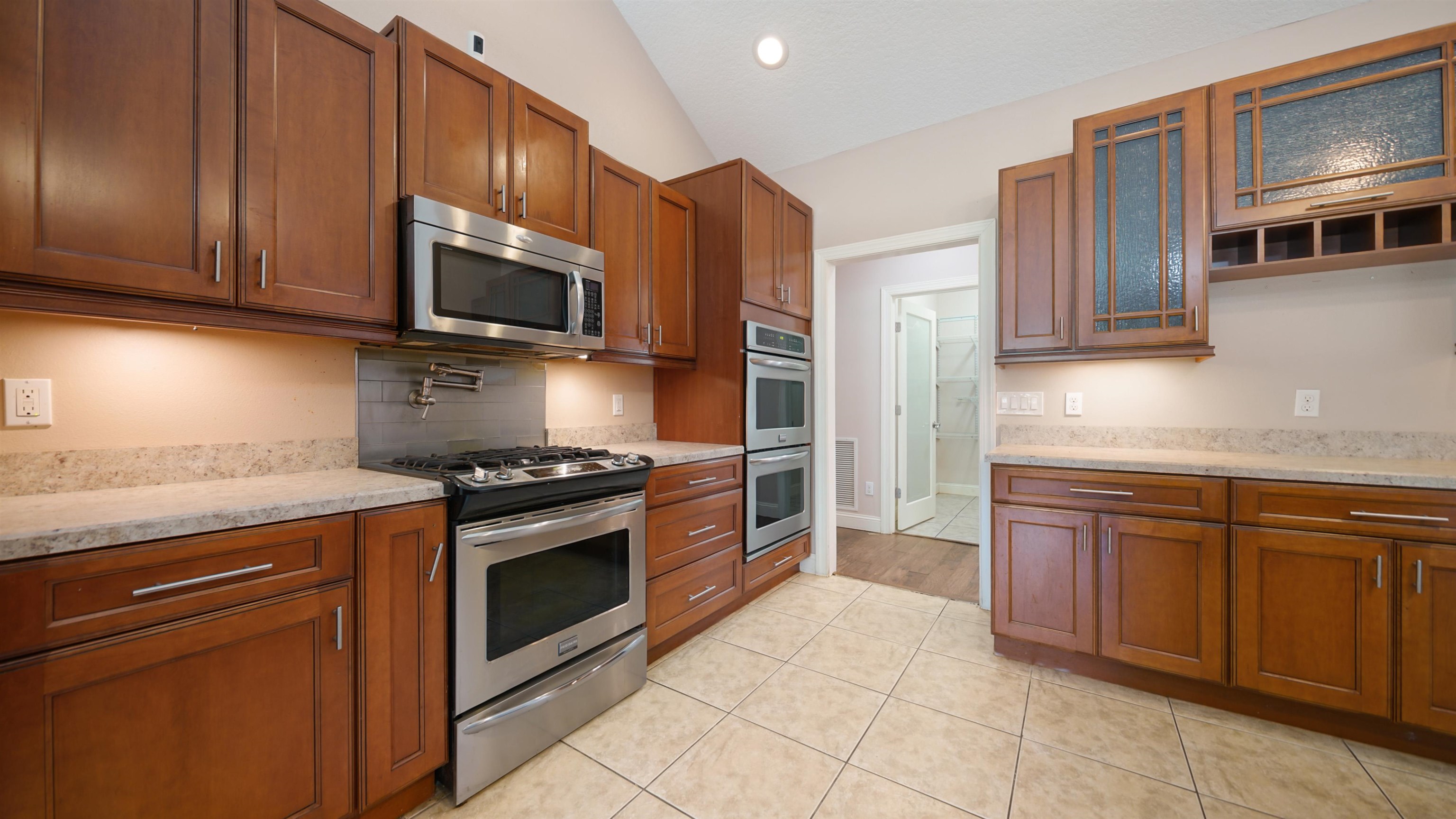 Image 9 of 52 For 2129 Diana Dr