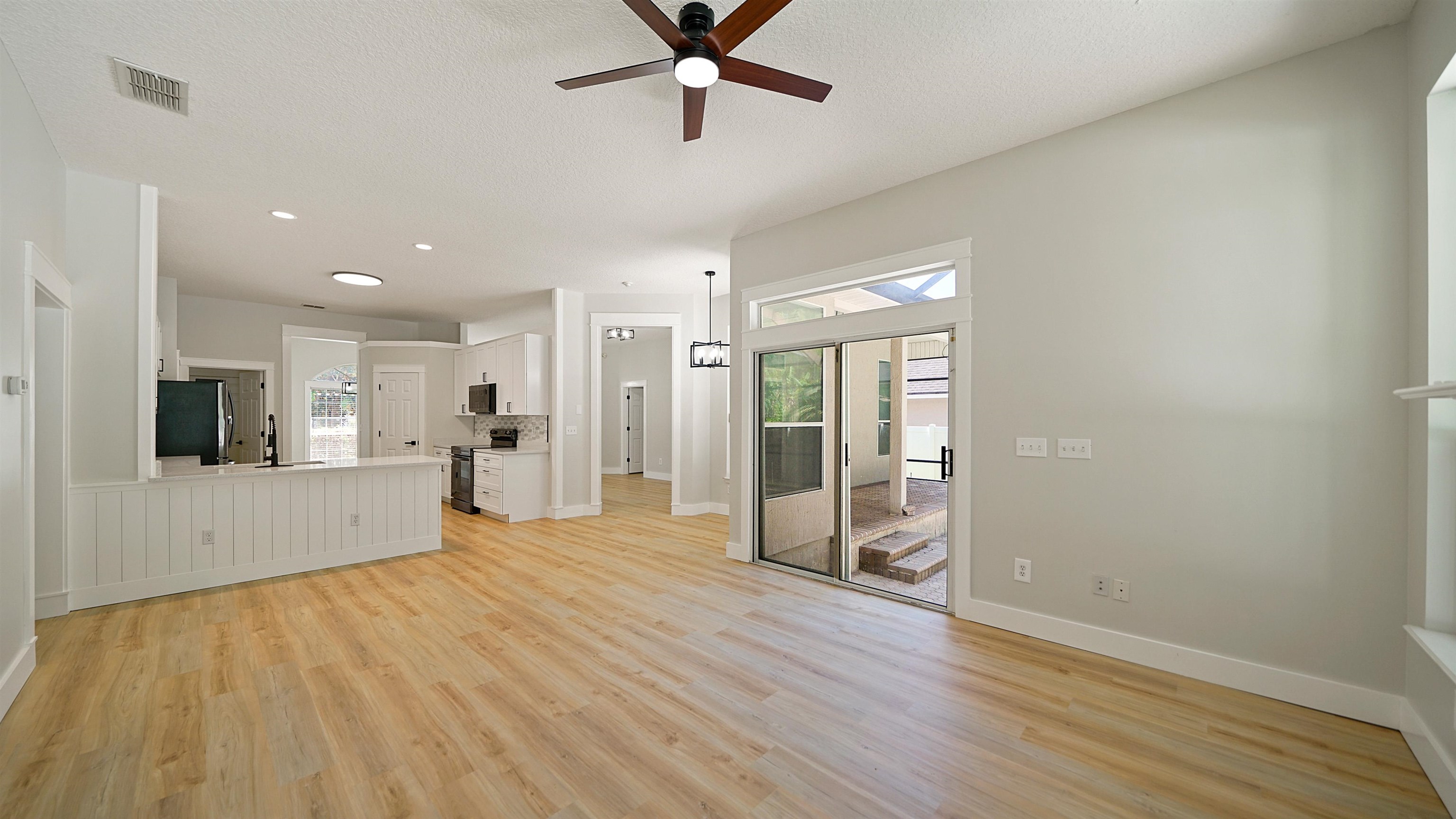 Image 11 of 41 For 324 Sparrow Branch Cir