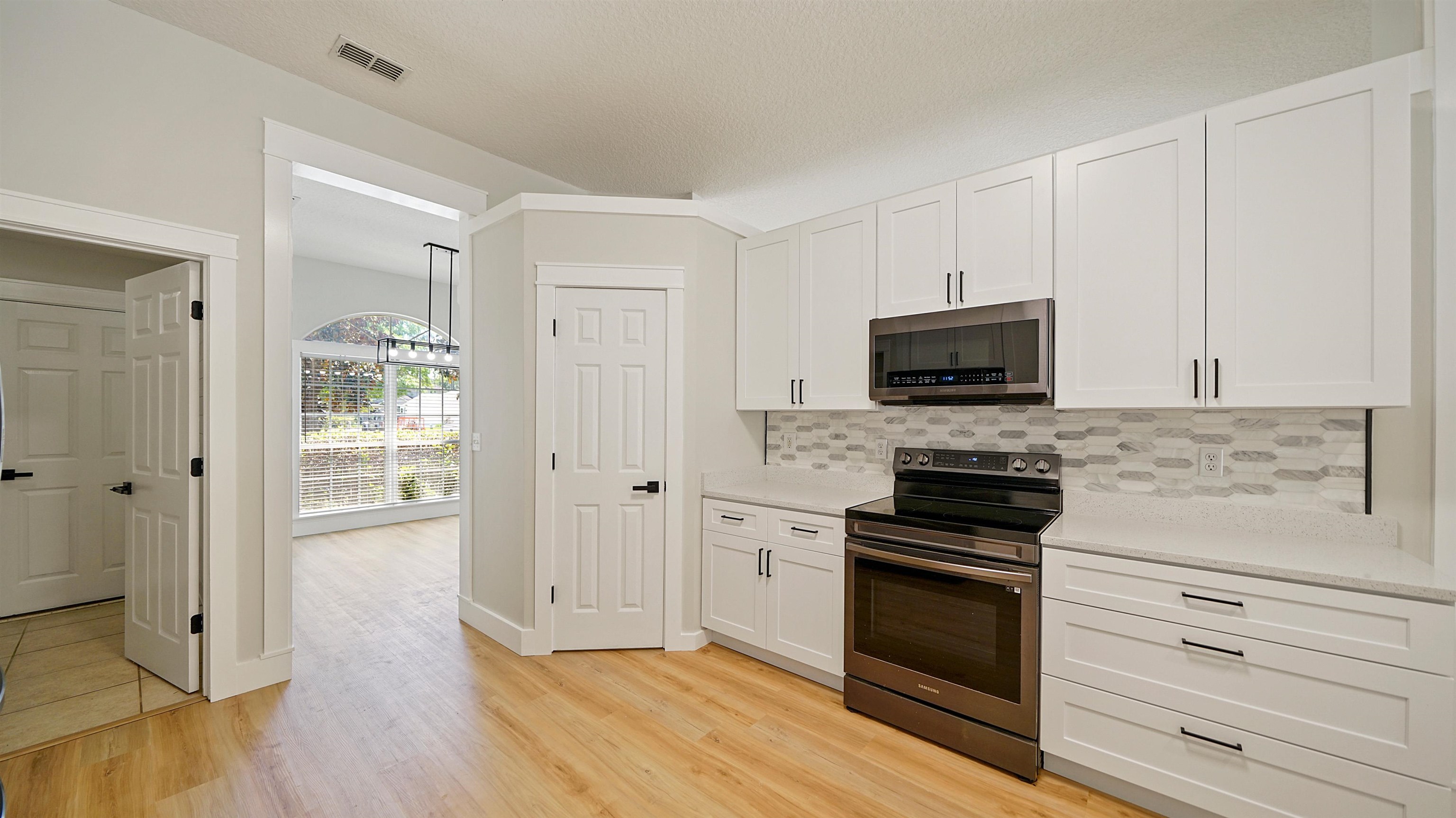 Image 13 of 41 For 324 Sparrow Branch Cir