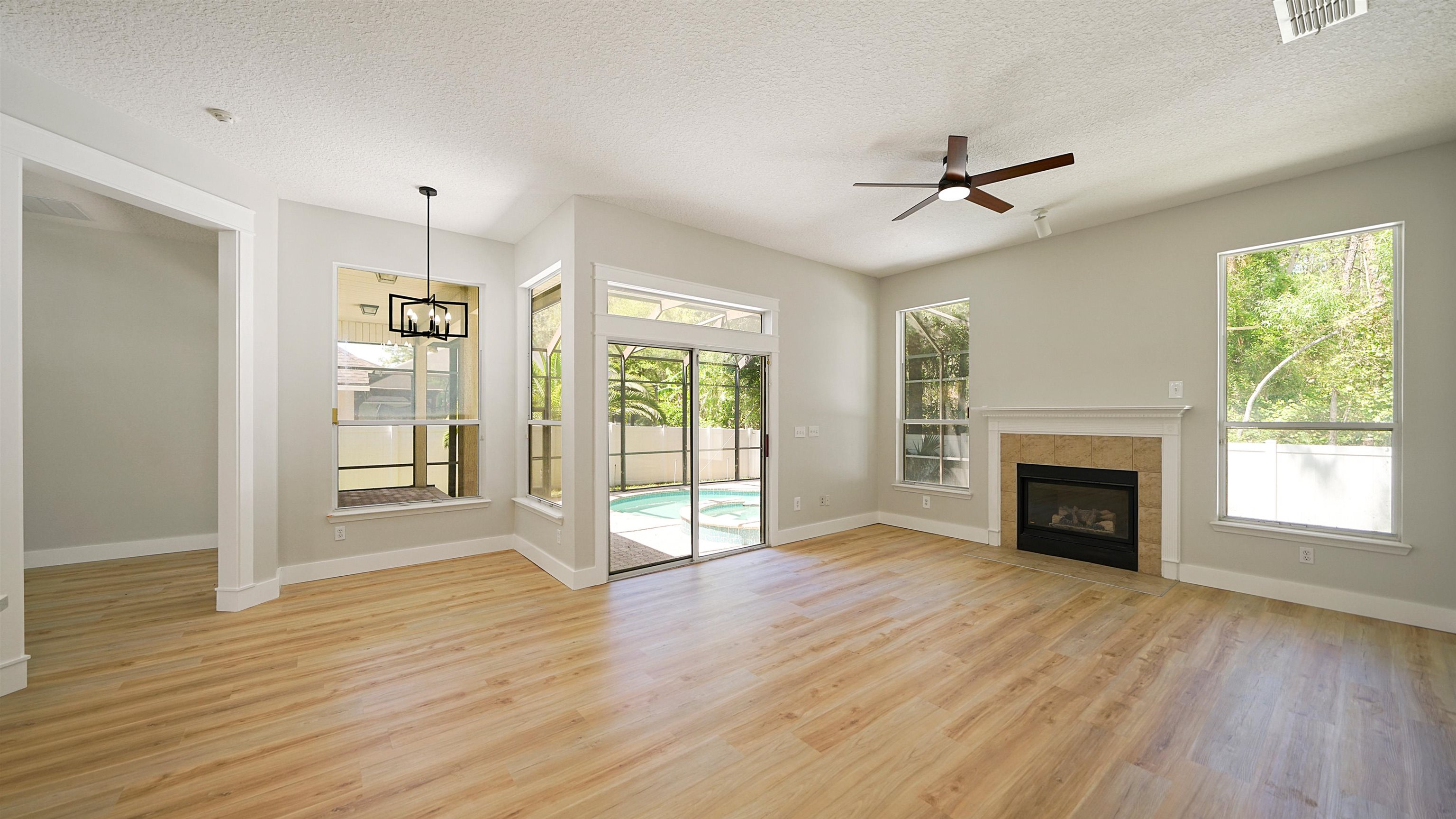 Image 4 of 41 For 324 Sparrow Branch Cir