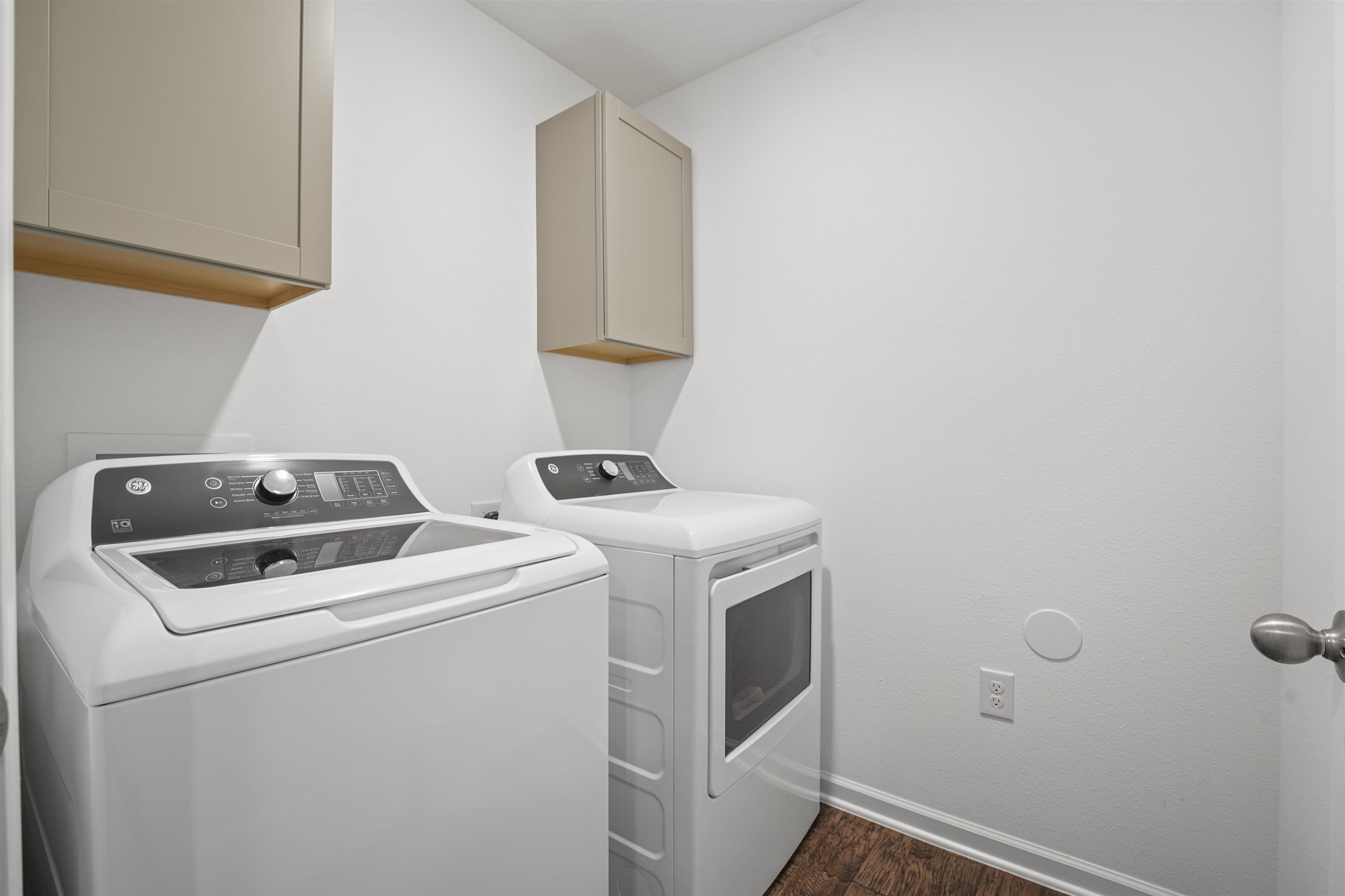 Image 16 of 57 For 2777 Oak Stream Drive