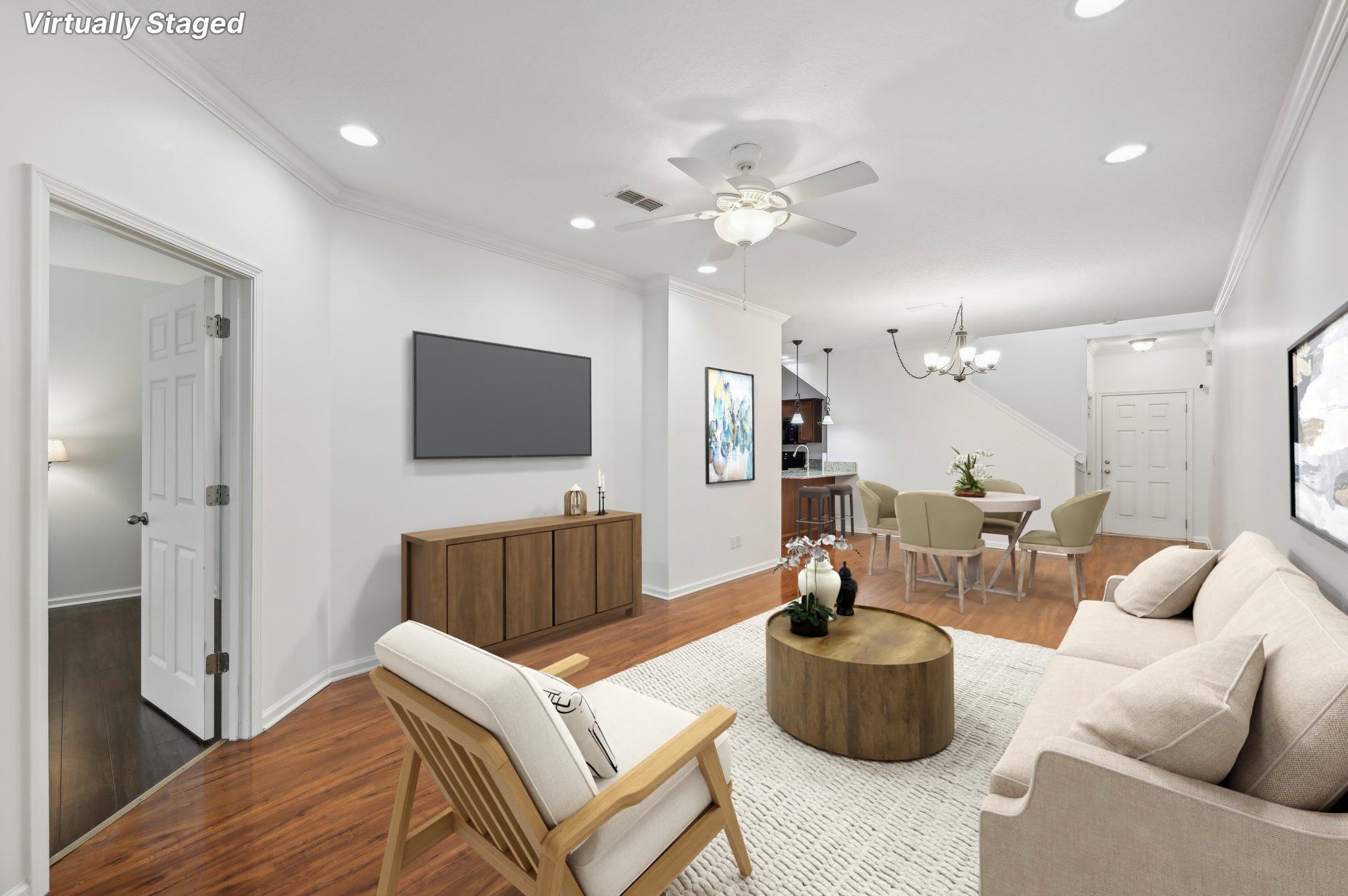 Image 10 of 41 For 165 Amistad Dr