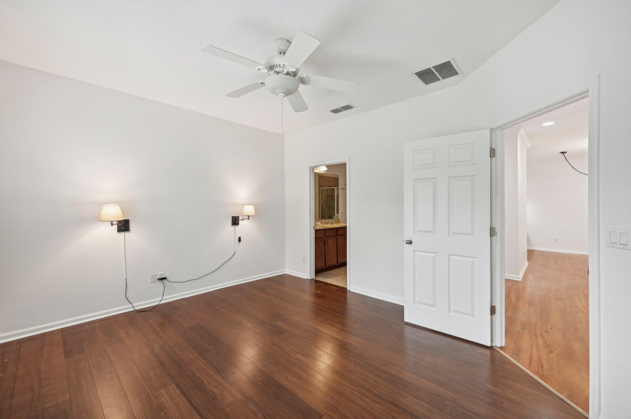 Image 15 of 41 For 165 Amistad Dr