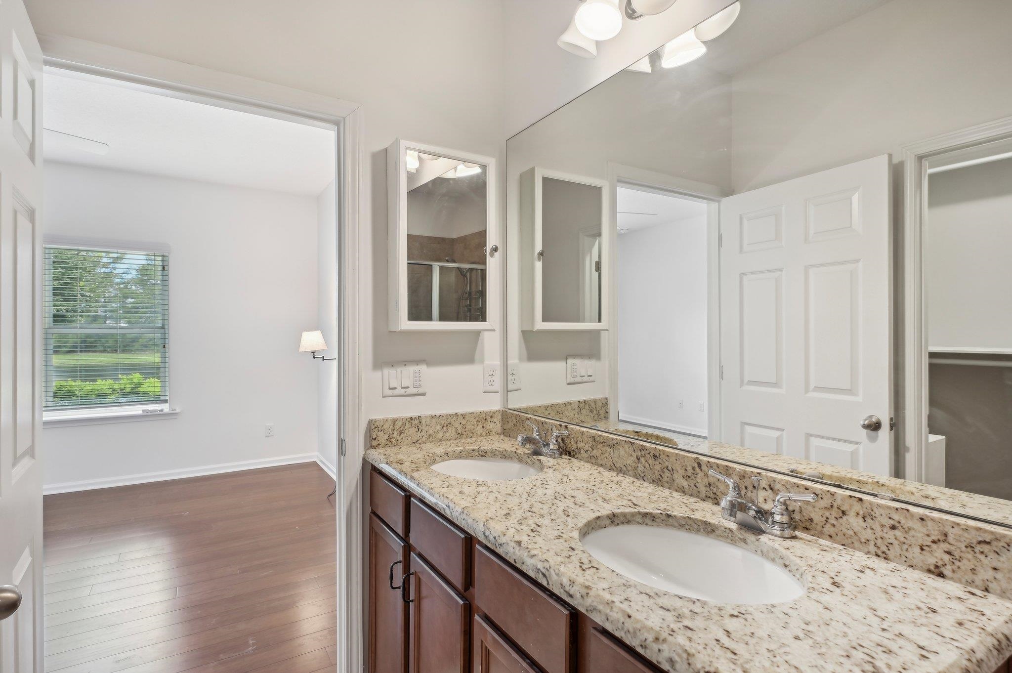 Image 20 of 41 For 165 Amistad Dr