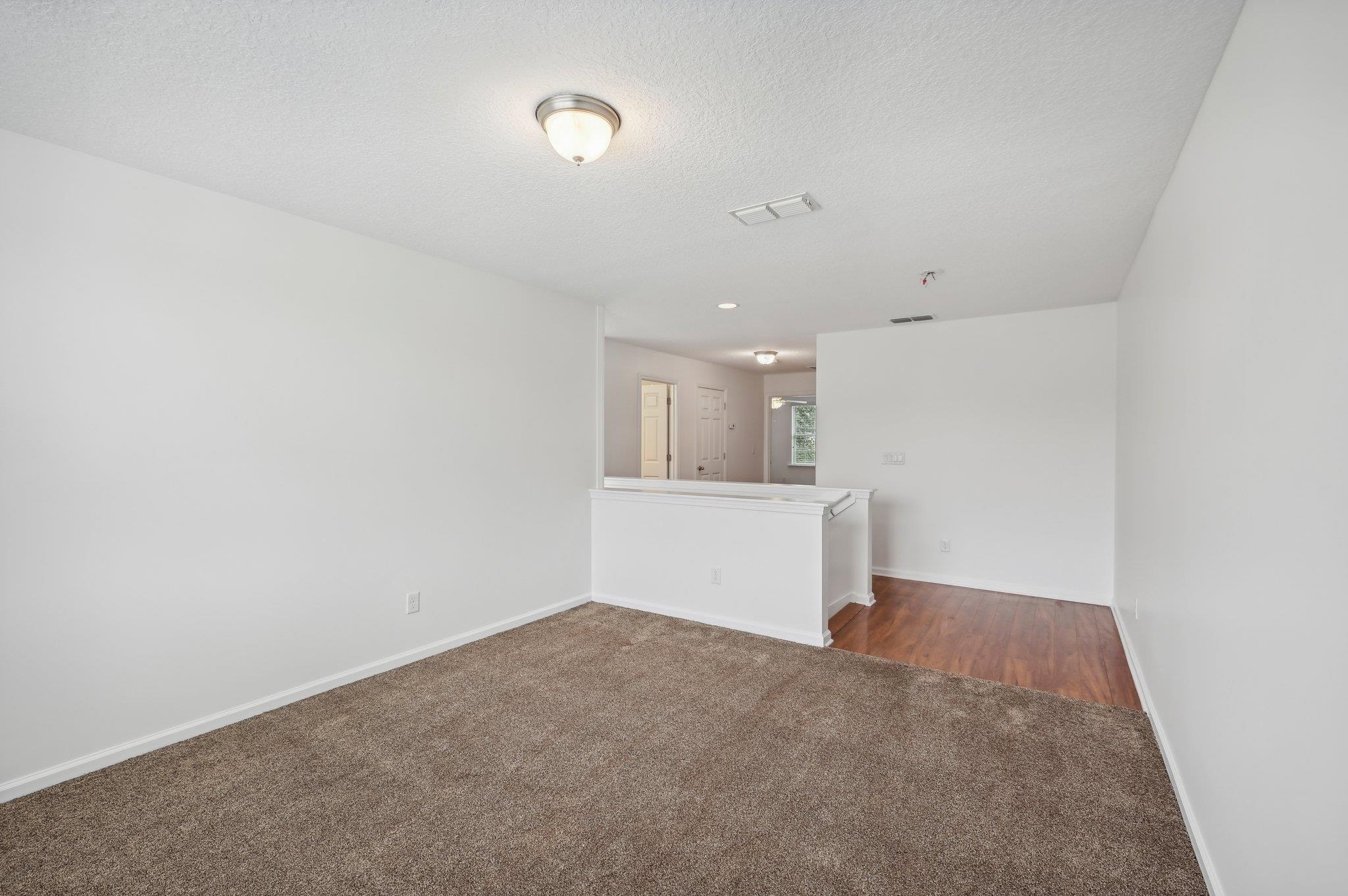 Image 22 of 41 For 165 Amistad Dr