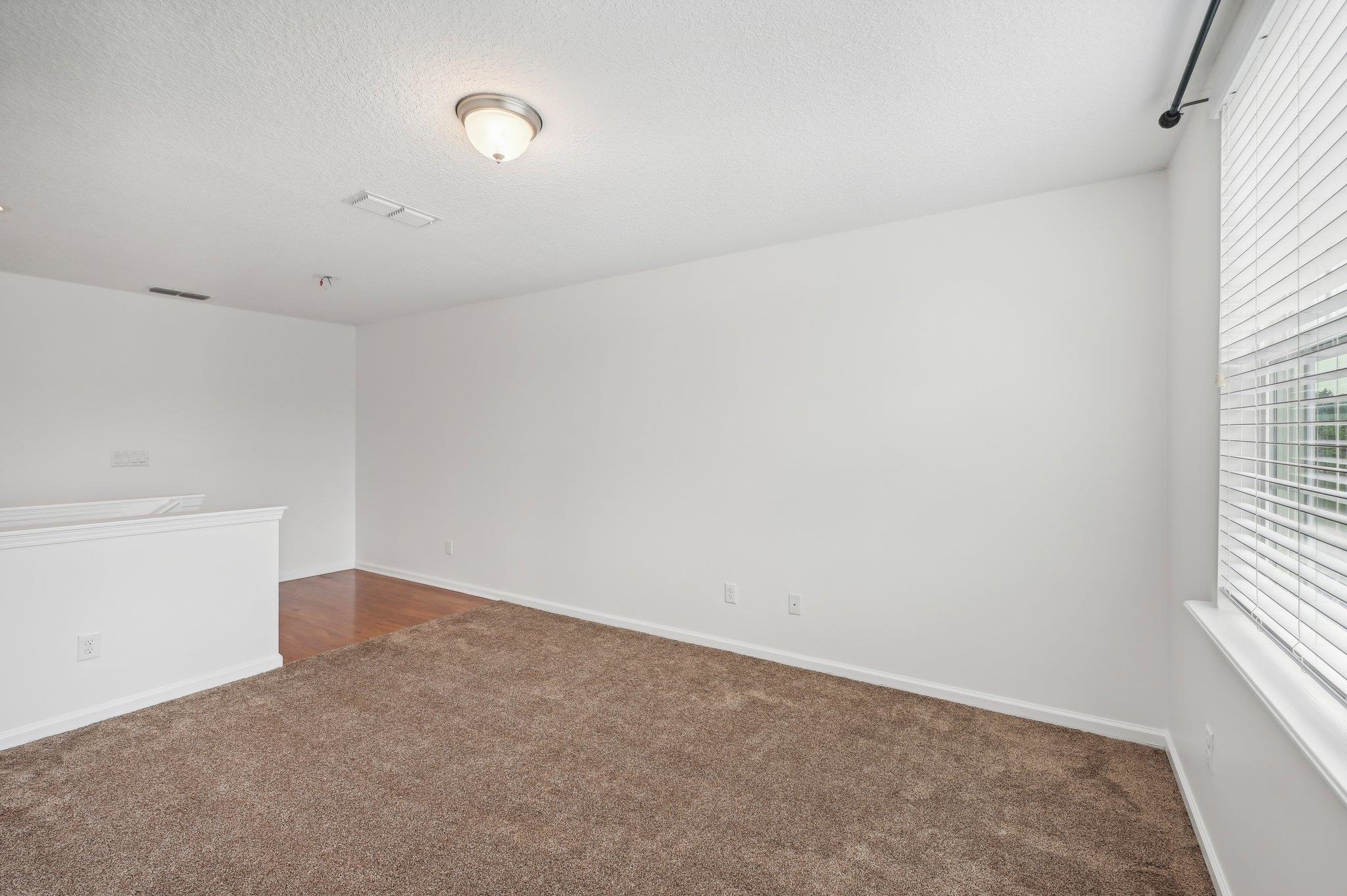 Image 23 of 41 For 165 Amistad Dr