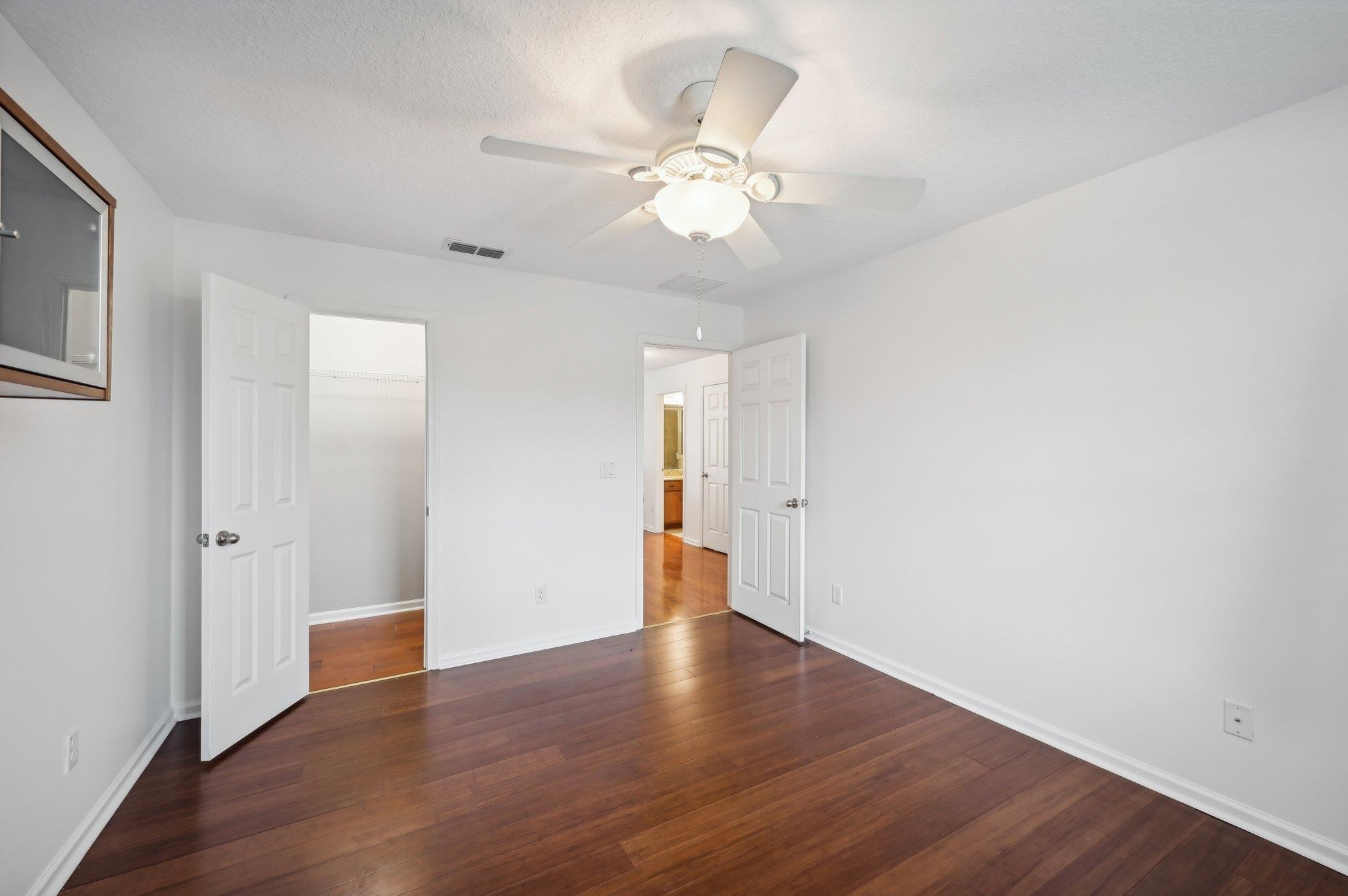 Image 30 of 41 For 165 Amistad Dr
