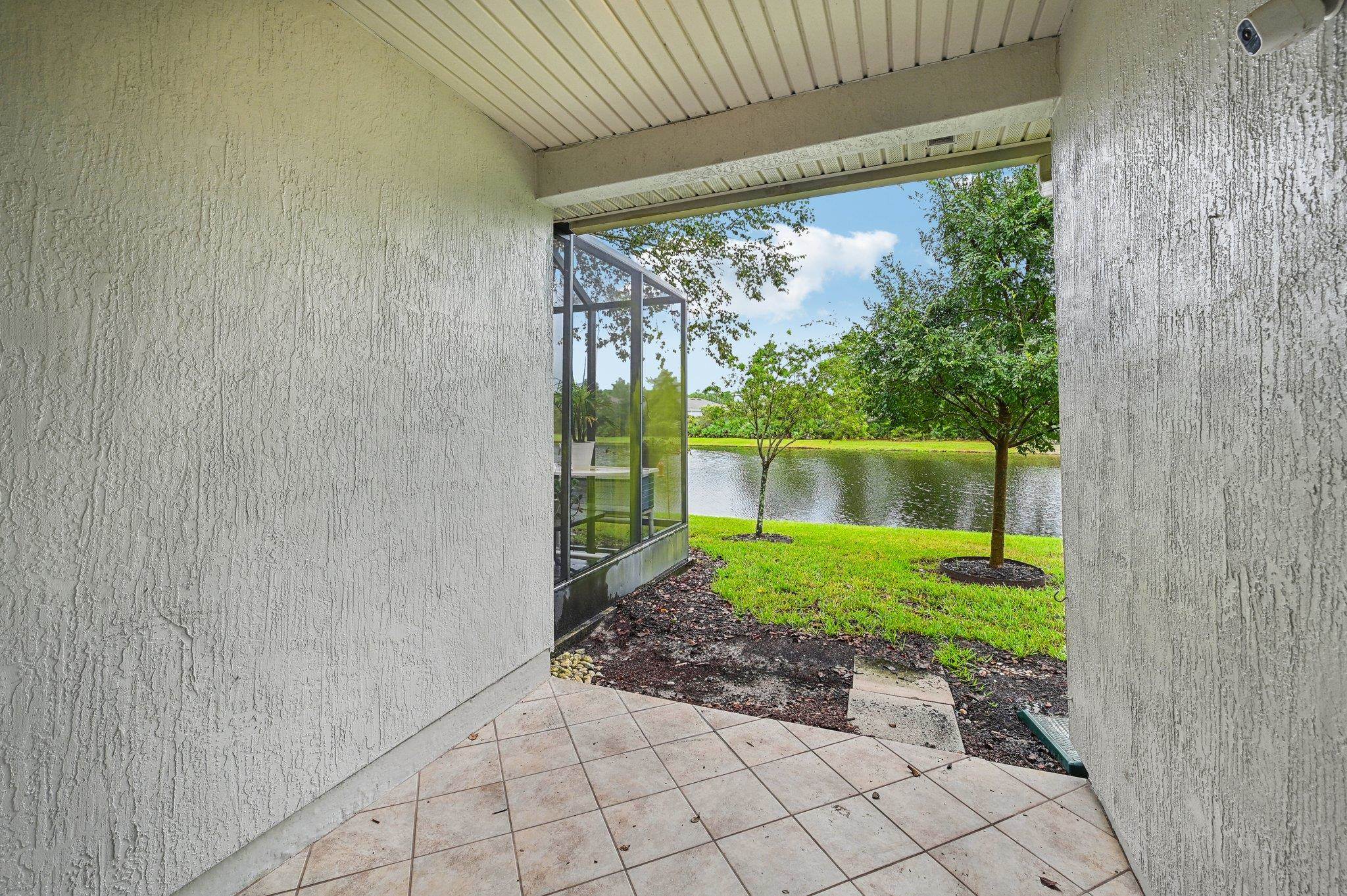 Image 36 of 41 For 165 Amistad Dr