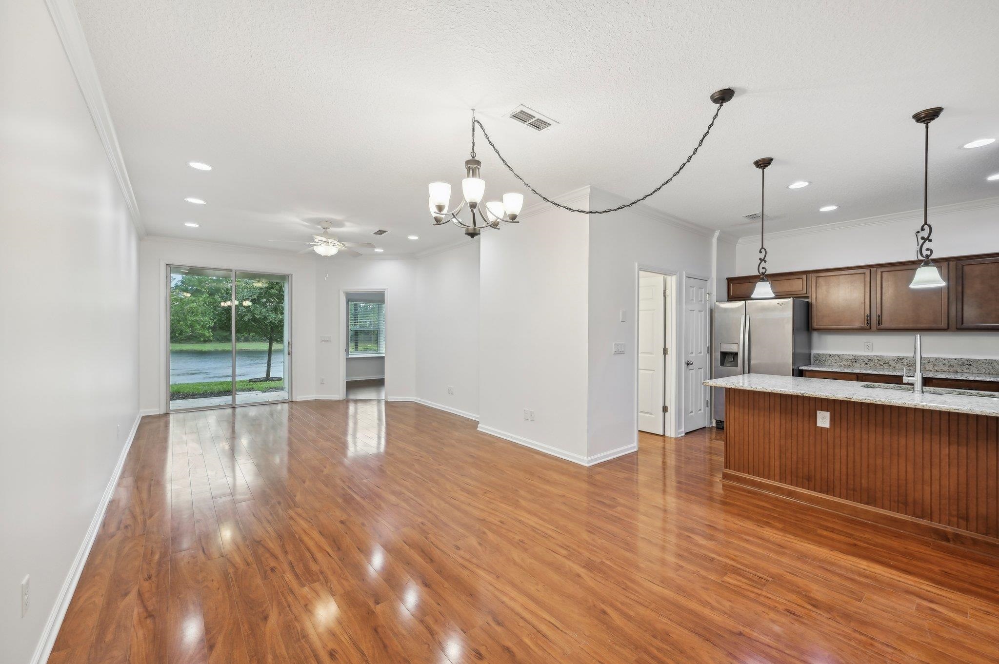 Image 4 of 41 For 165 Amistad Dr