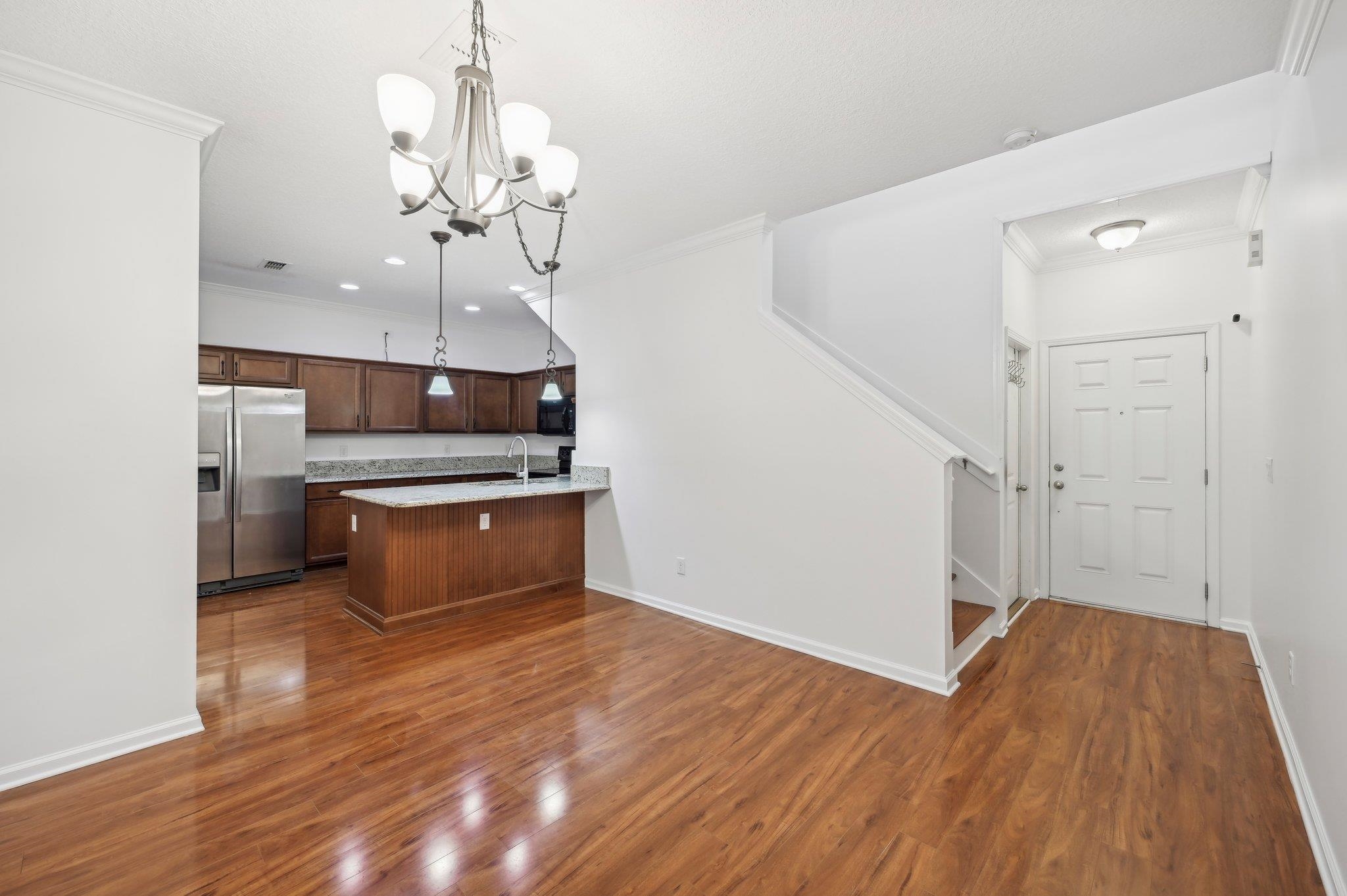 Image 9 of 41 For 165 Amistad Dr