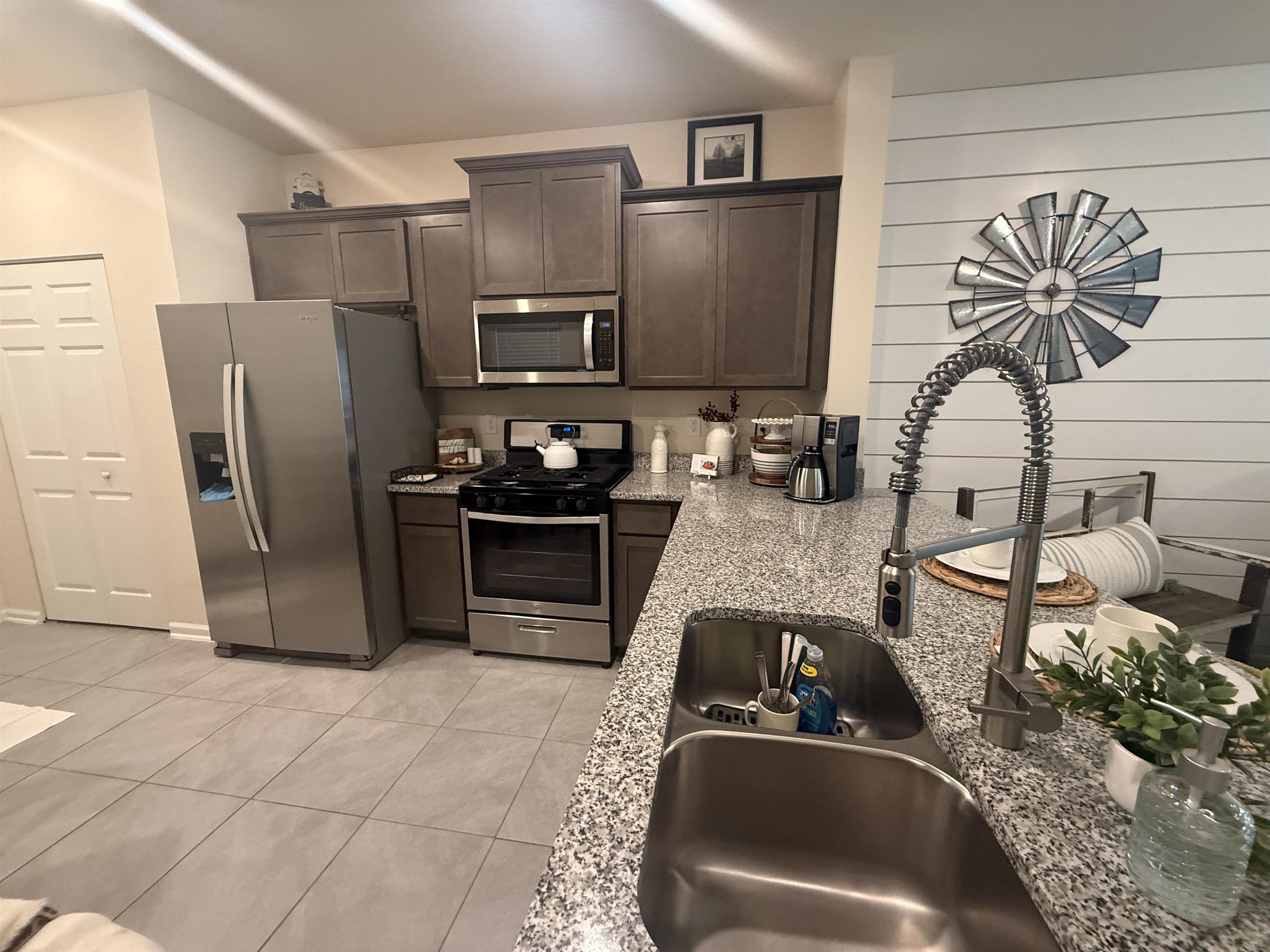 Image 13 of 43 For 64 Coastline Way