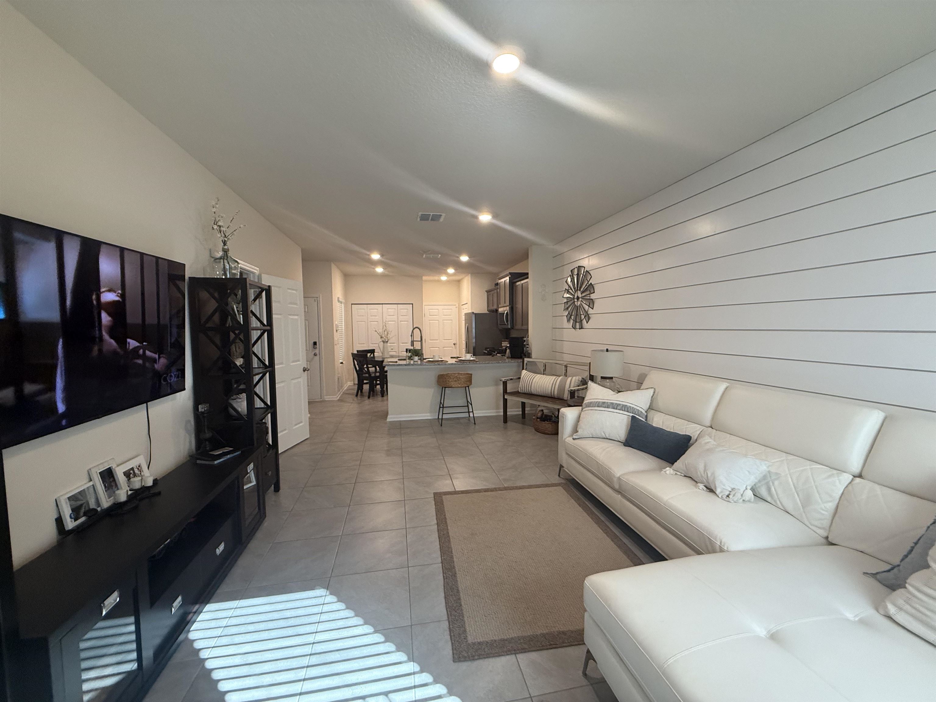 Image 3 of 43 For 64 Coastline Way