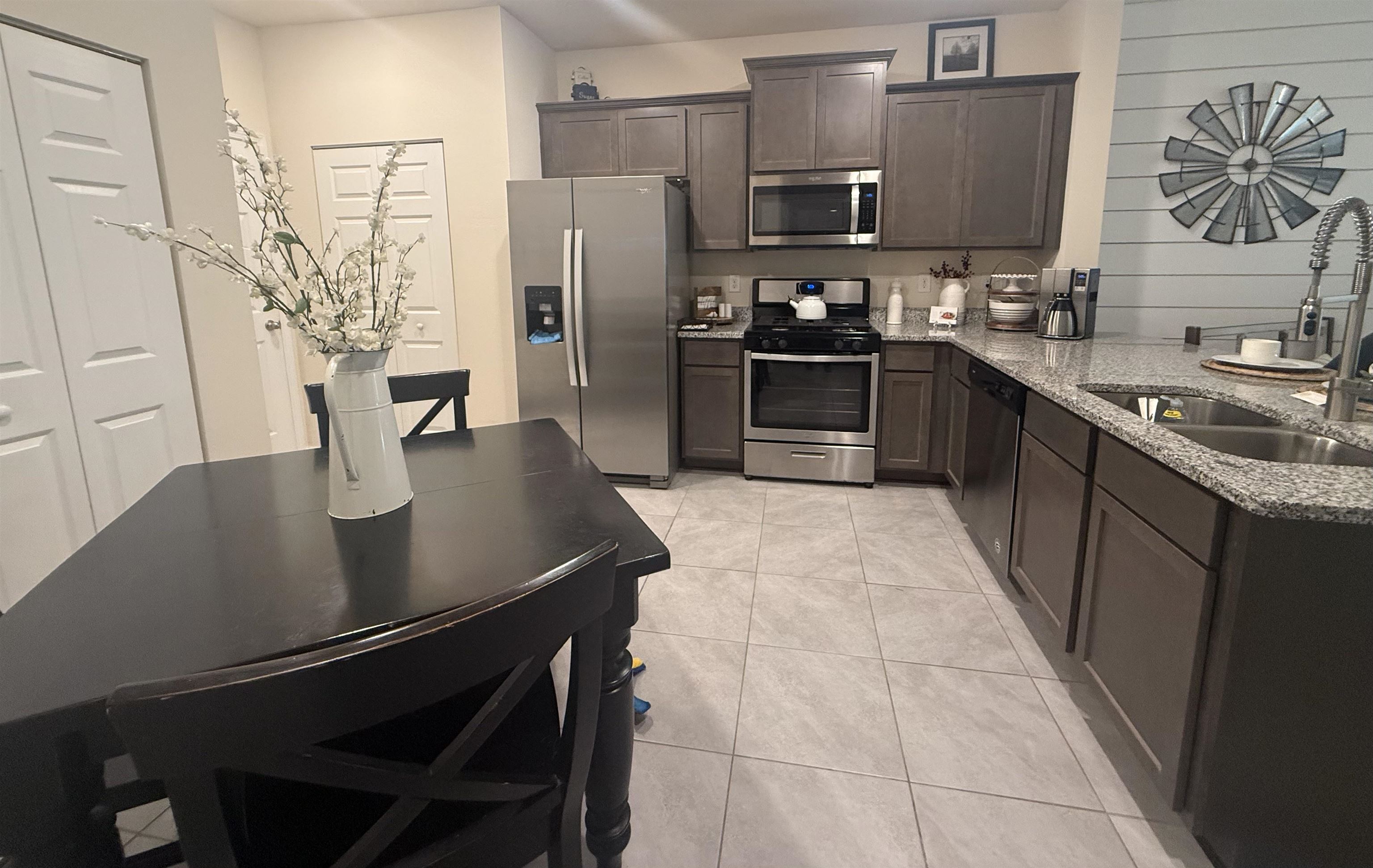 Image 4 of 43 For 64 Coastline Way