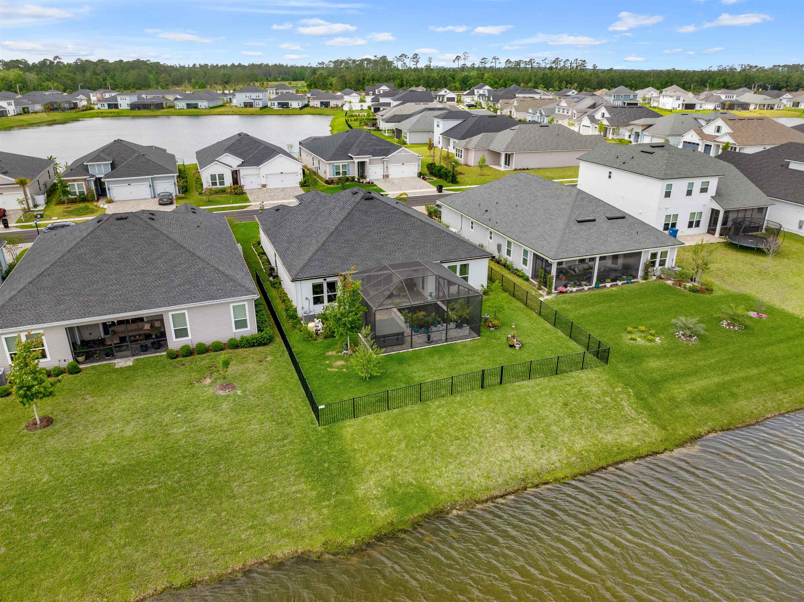 Image 31 of 41 For 181 Country Fern Dr