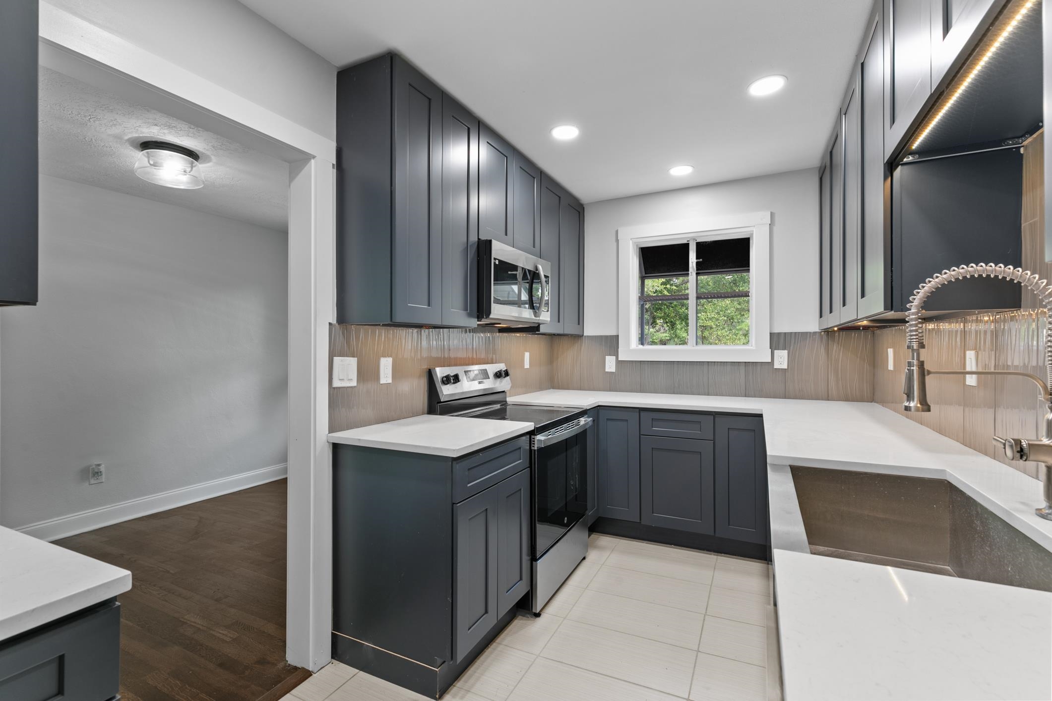Image 15 of 47 For 4183 Birmingham Rd