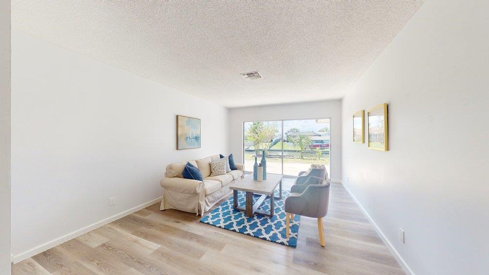 Image 8 of 59 For 10 Coral Reef Ct