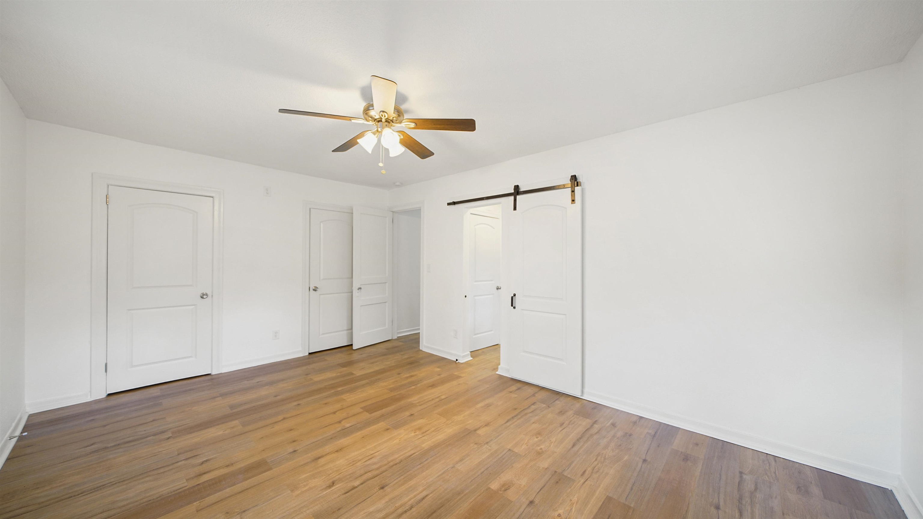 Image 20 of 38 For 819 Mcduff Ave