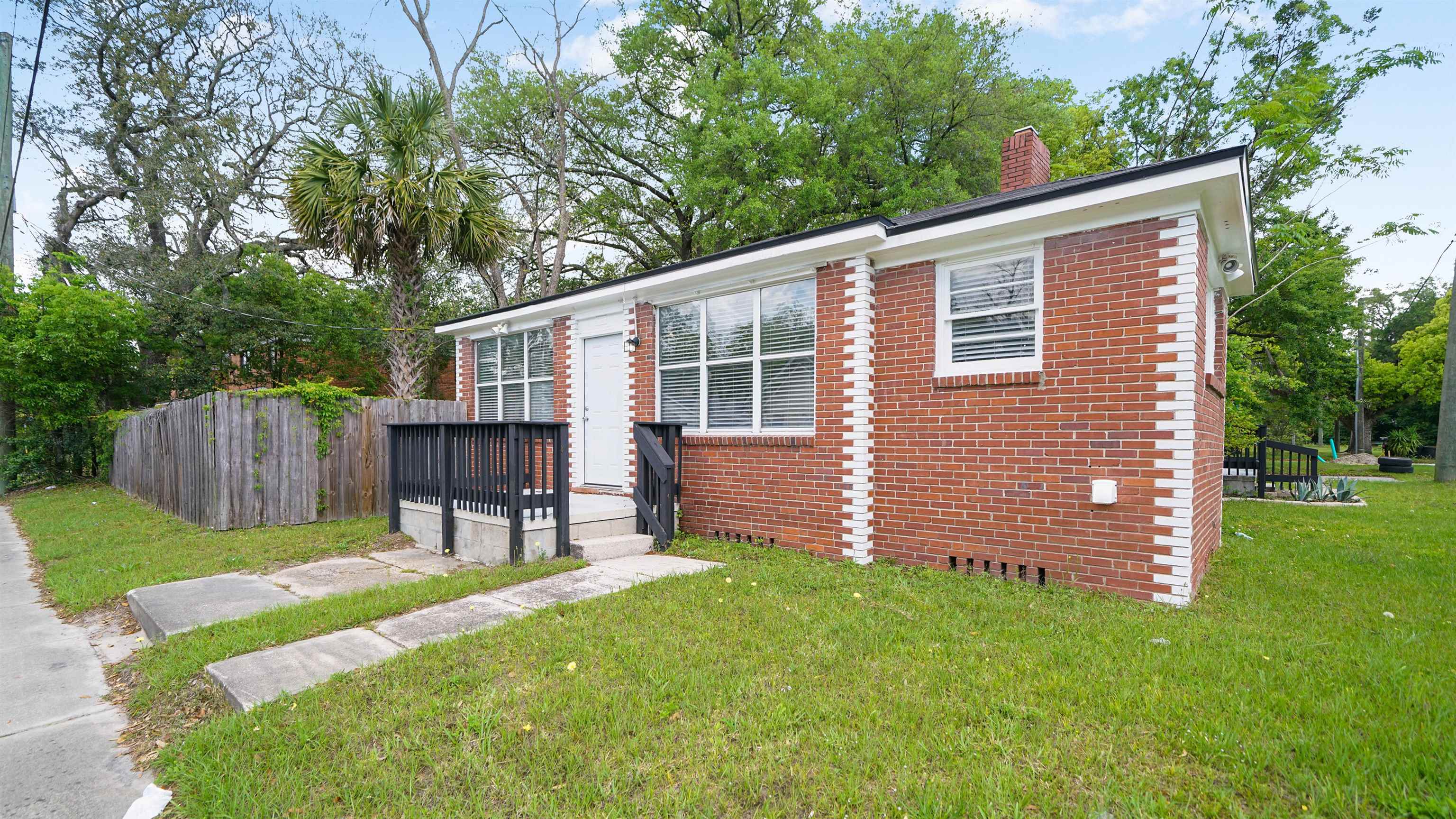 Image 31 of 38 For 819 Mcduff Ave