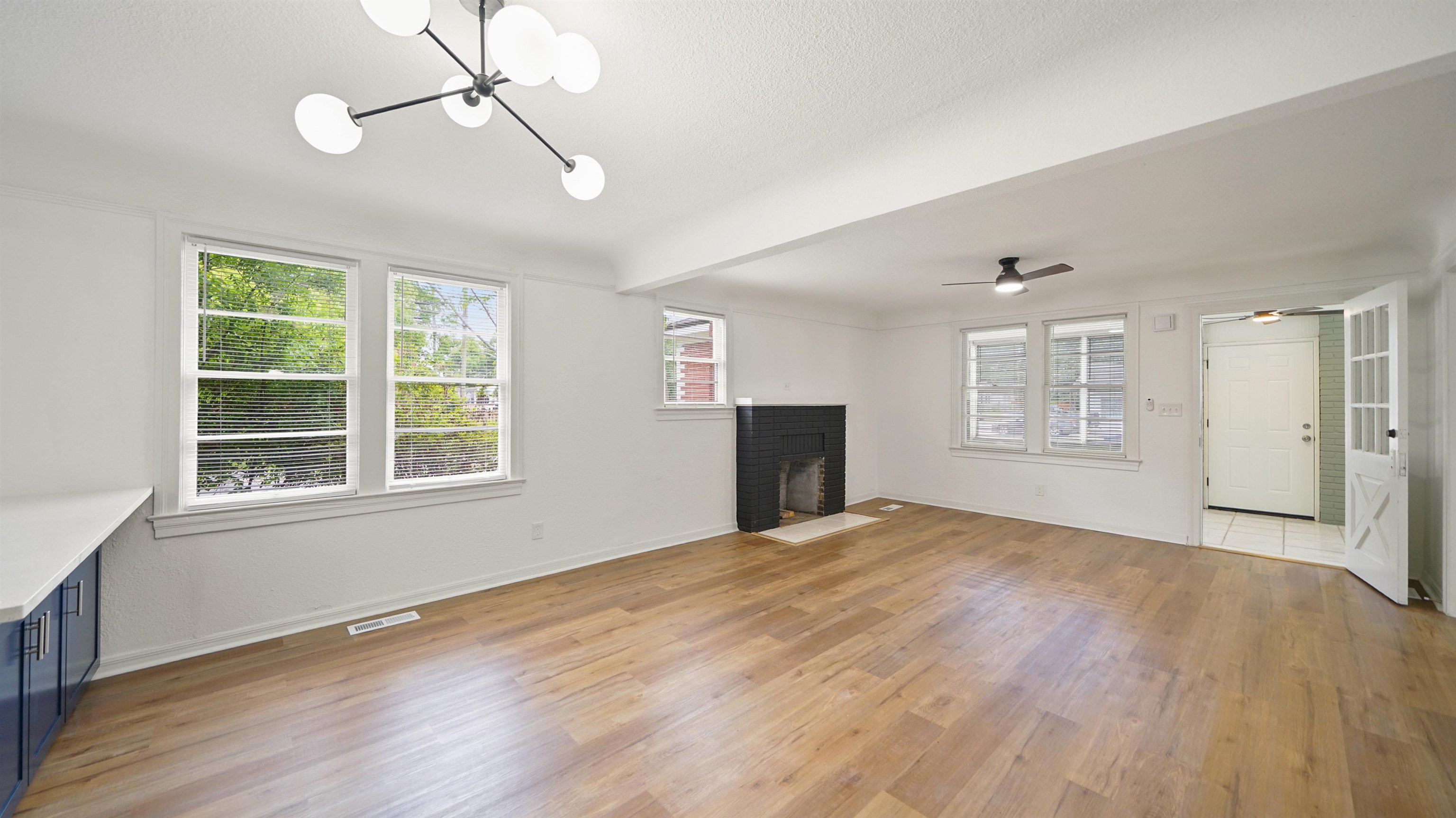 Image 6 of 38 For 819 Mcduff Ave