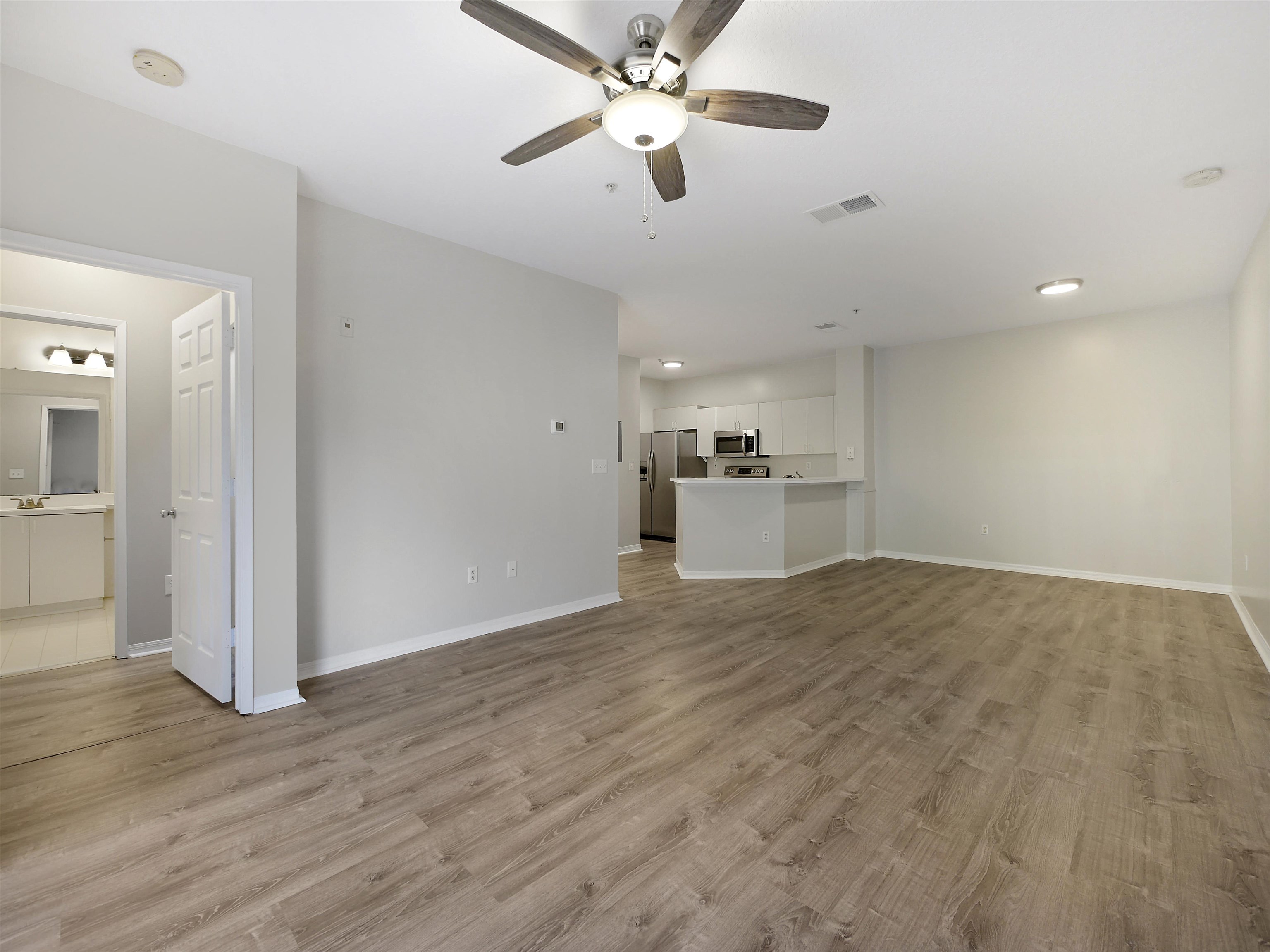 Image 11 of 44 For 520 Florida Club Blvd  310
