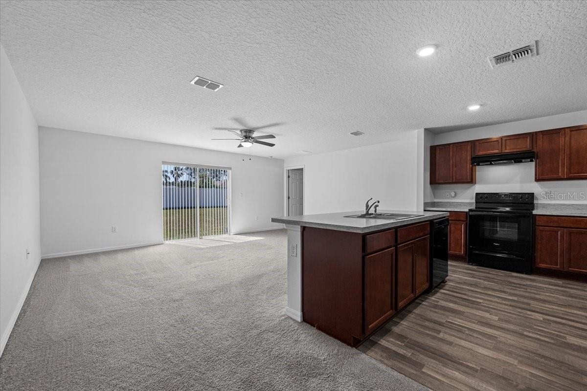 Image 10 of 34 For 10 Post Oak Ln